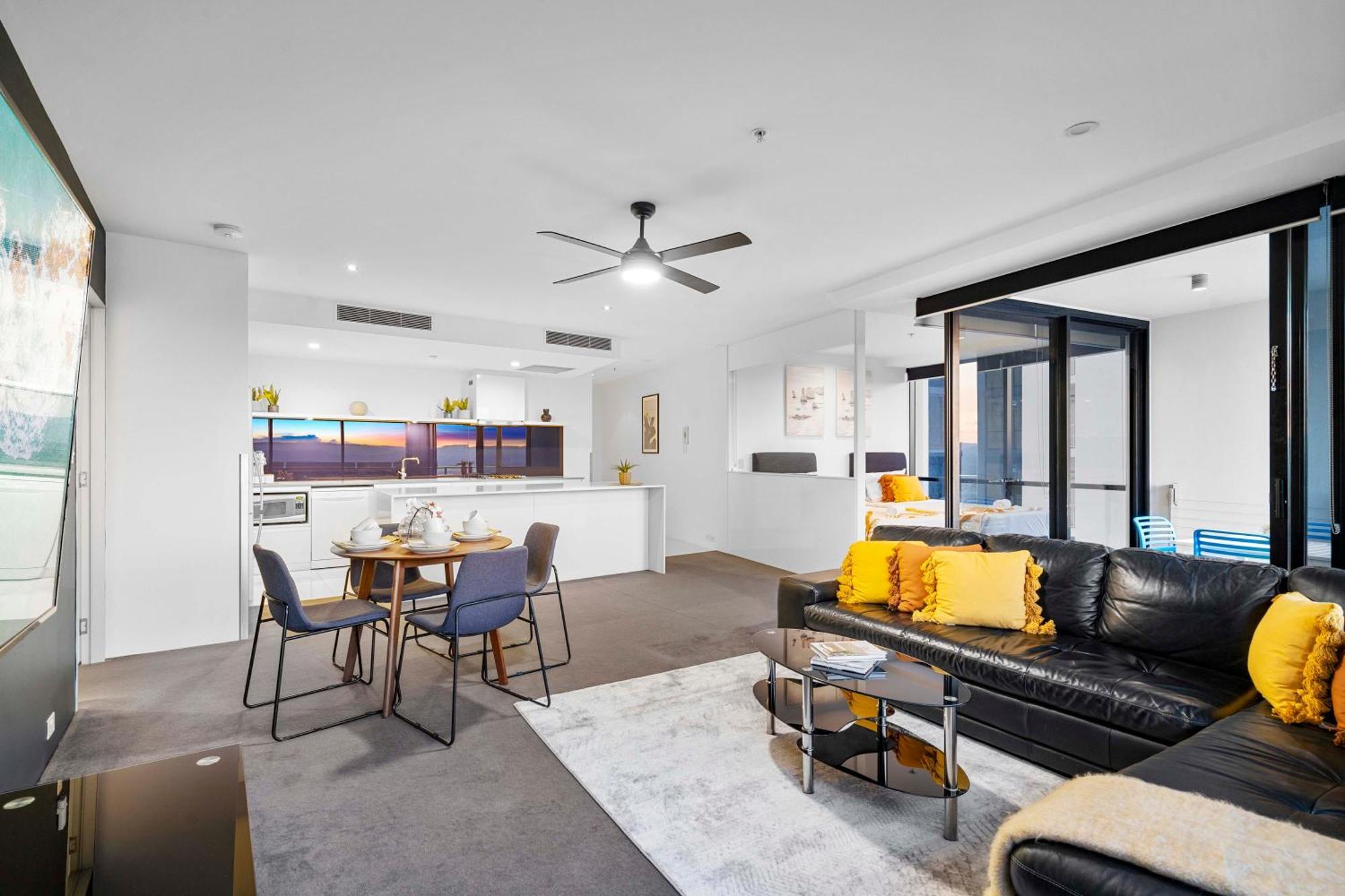 Apartment Circle On Cavill: Hinterland View *