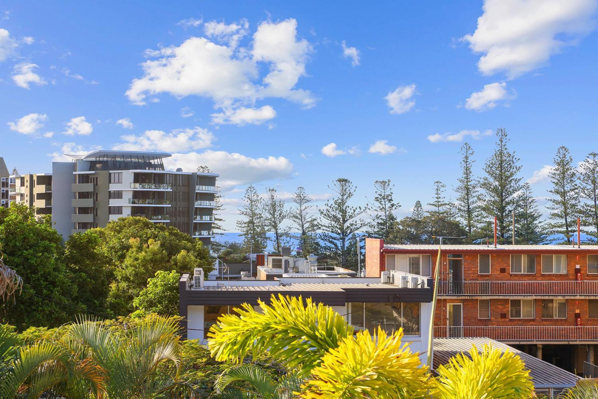 Burleigh Beachside Retreat *