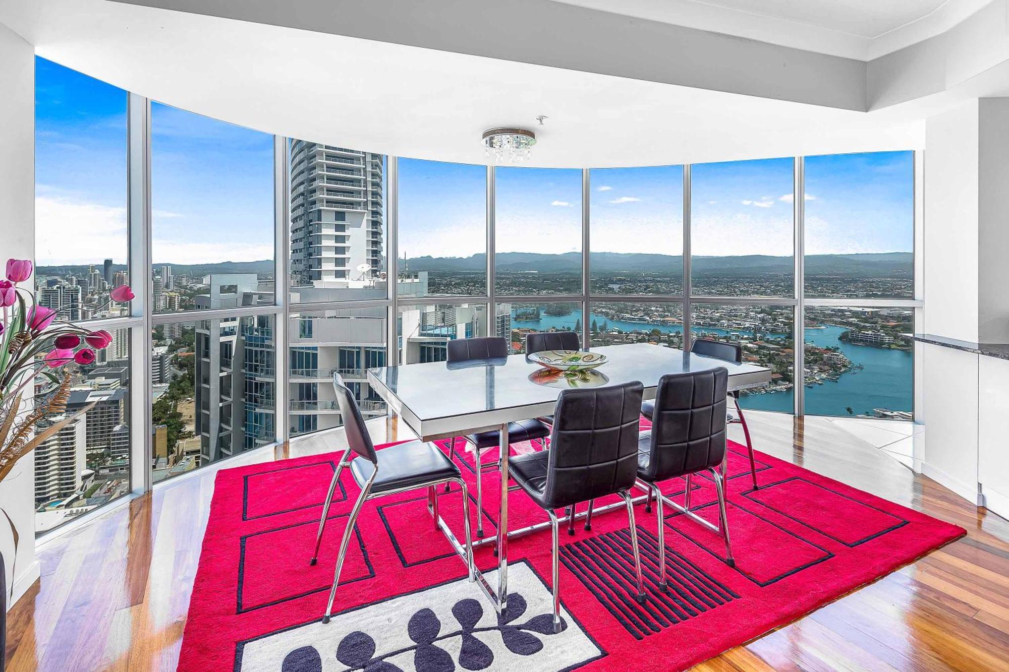 Chevron Renaissance * Gold Coast