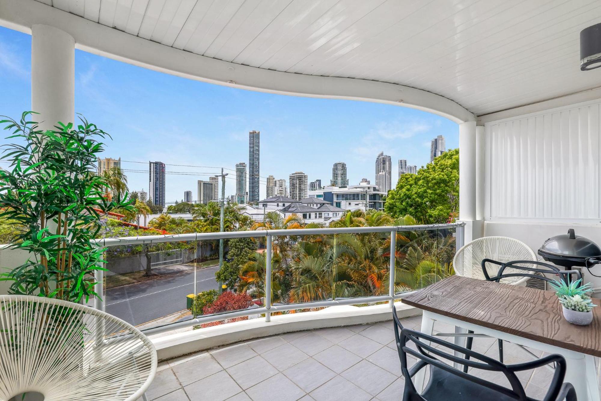 Chevron Sails Apartment Gold Coast