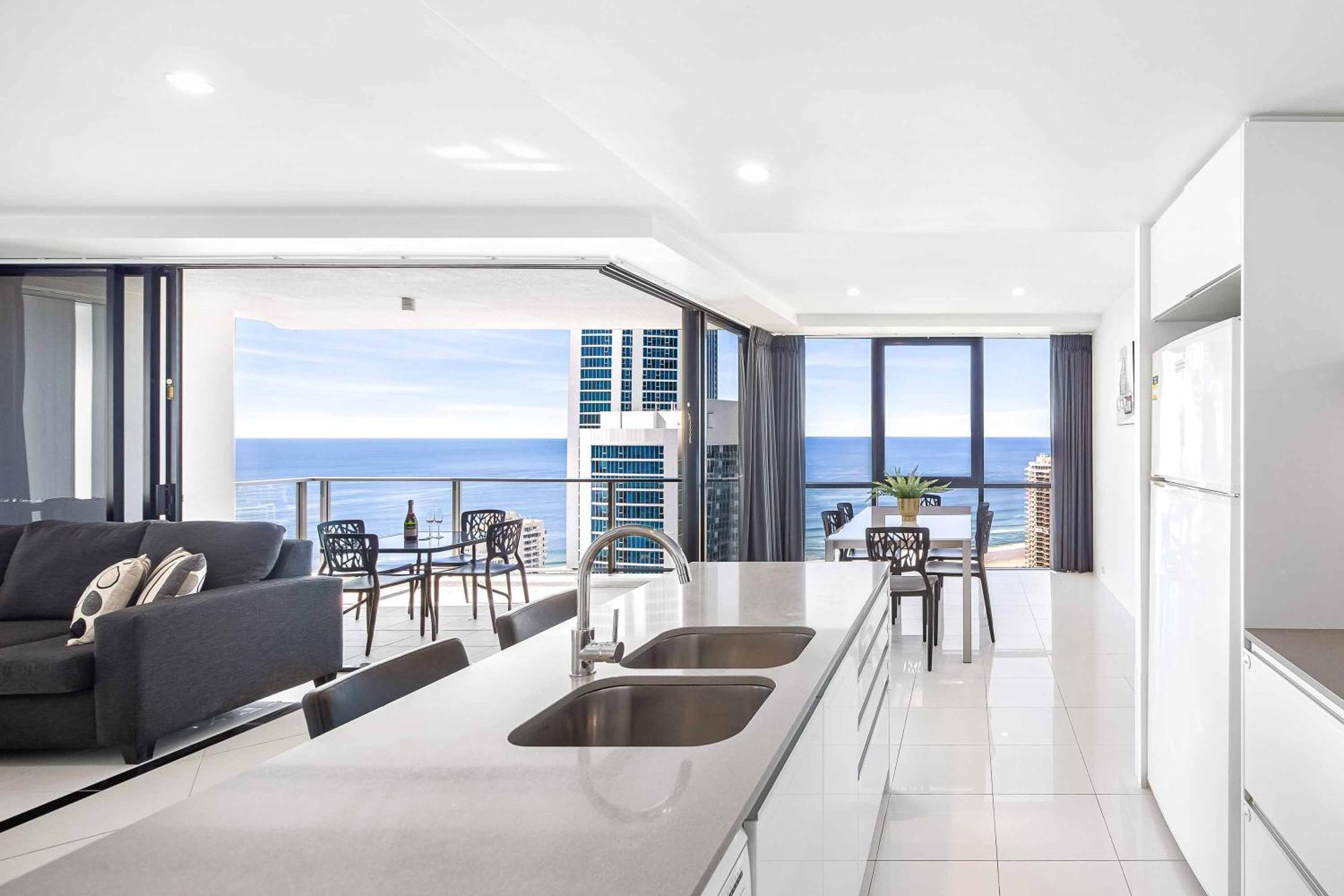 Circle On Cavill Aparthotel 4*