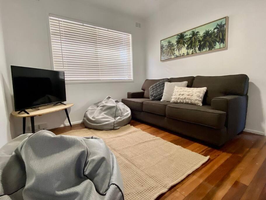 Casa de férias Bare Foot & Beachy On Binya! Pet Friendly House Gold Coast