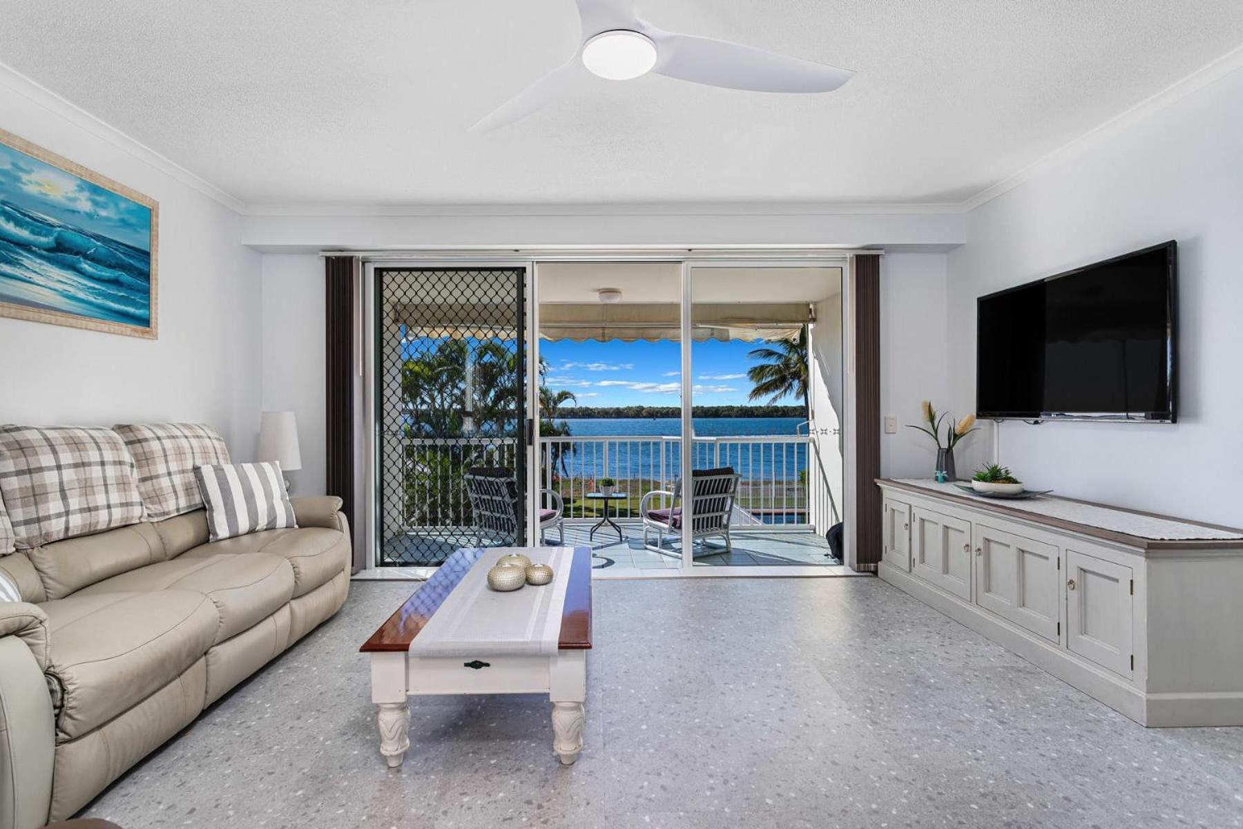 Poinsettia Beach Broadwater Retreat Apartment Gold Coast