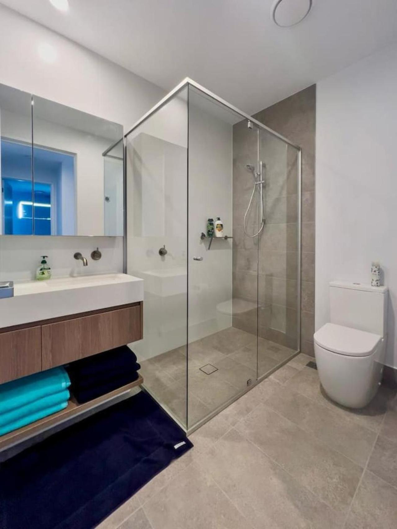Tranquil Waterside Elegance Holiday home *