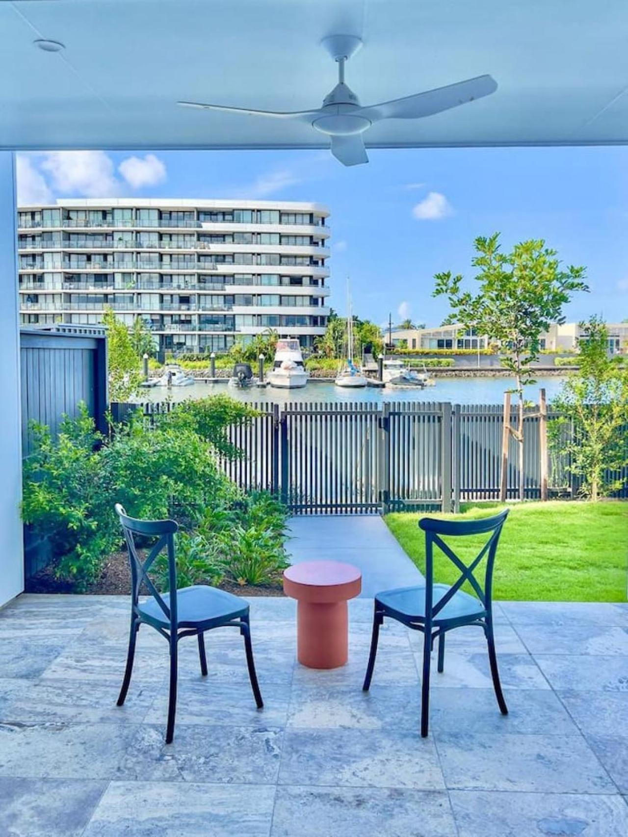 Tranquil Waterside Elegance Holiday home Gold Coast