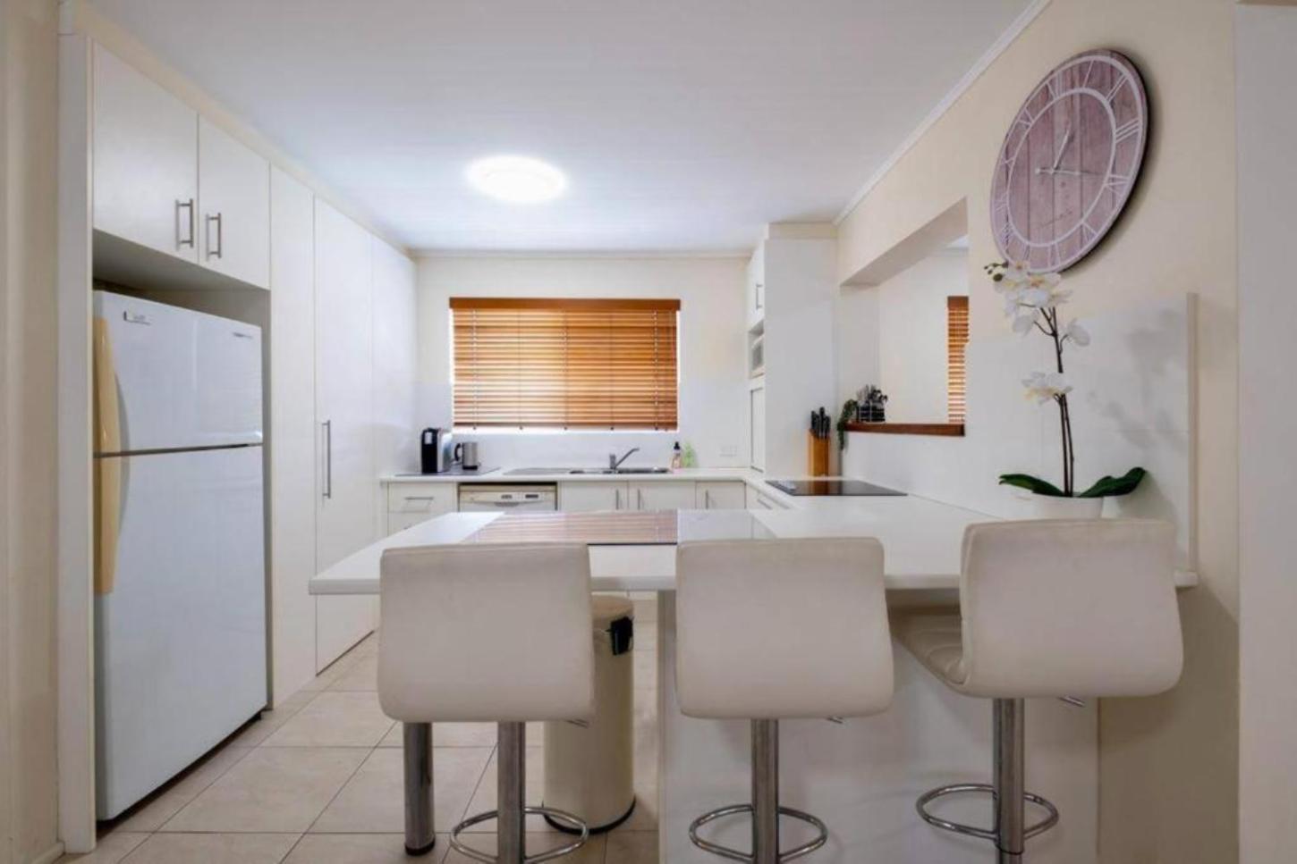16 Sleep Family Group Getaway * Gold Coast