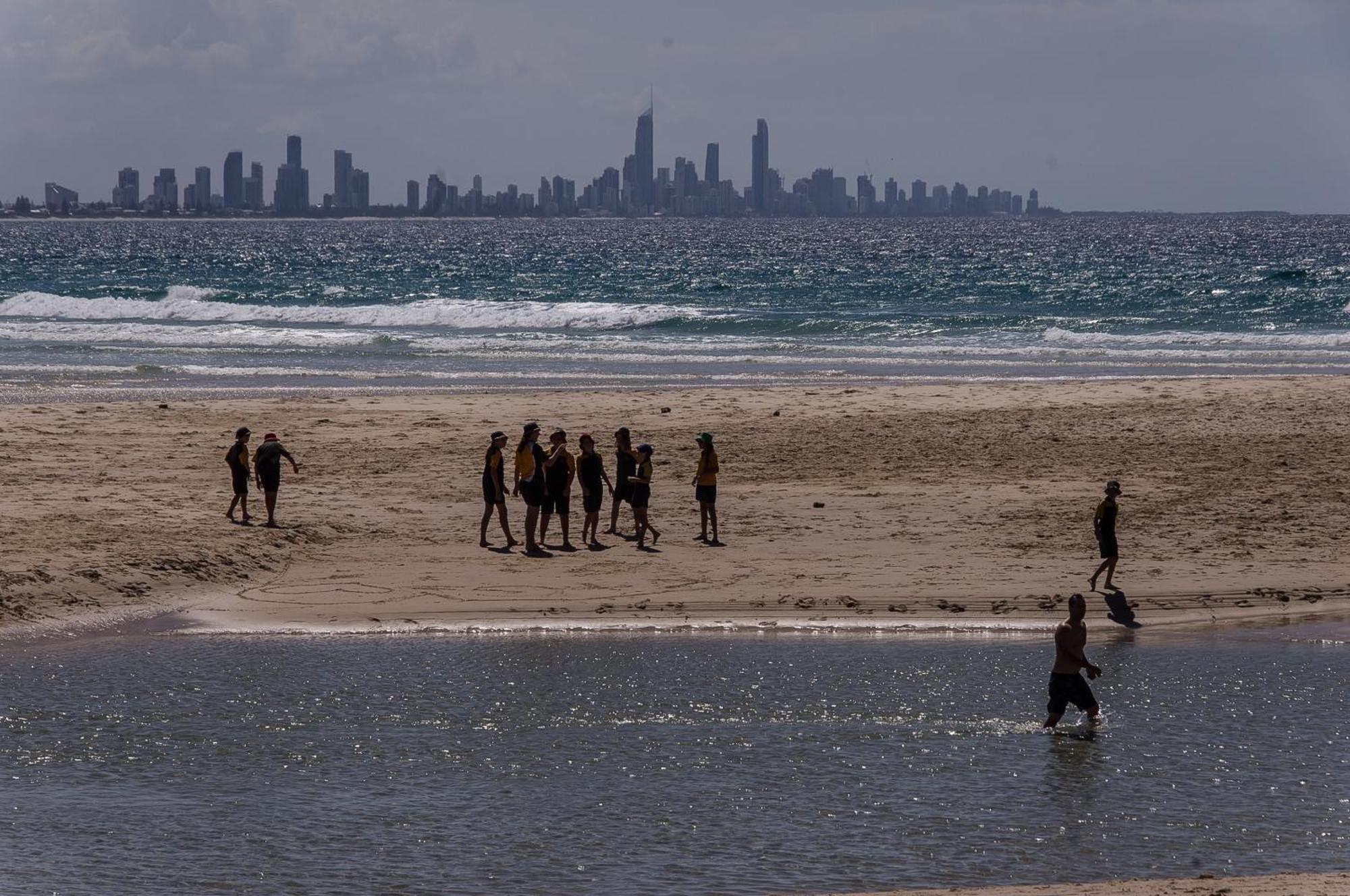 16 Sleep Family Group Getaway Apartment Gold Coast
