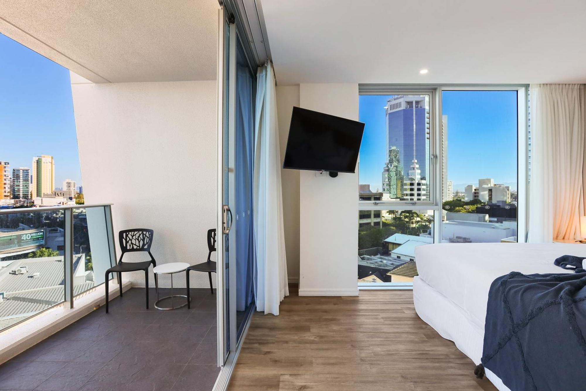 Perfect H Tower Getaway Sufers Paradise