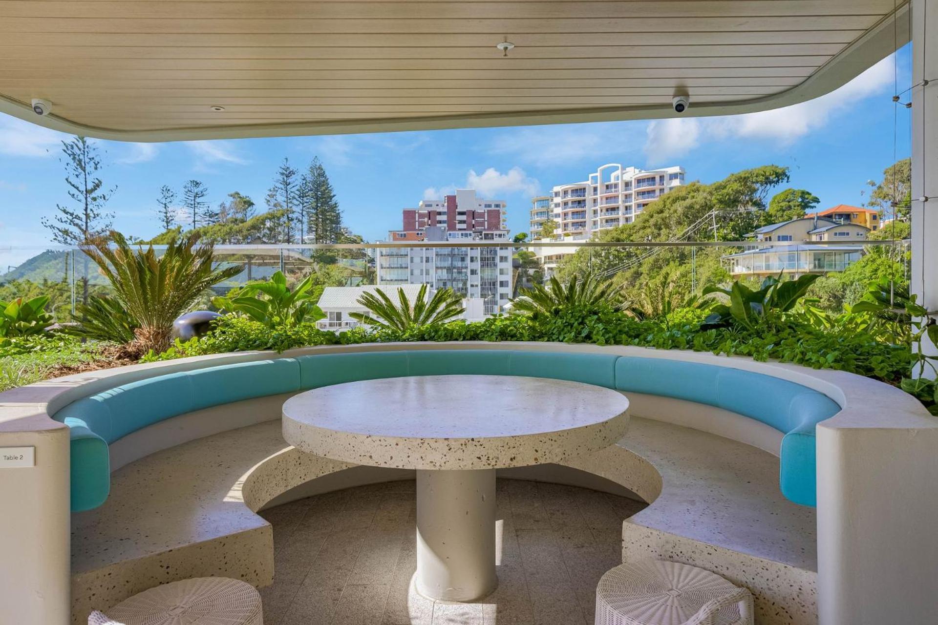 Apartment Miles At Kirra Point 303