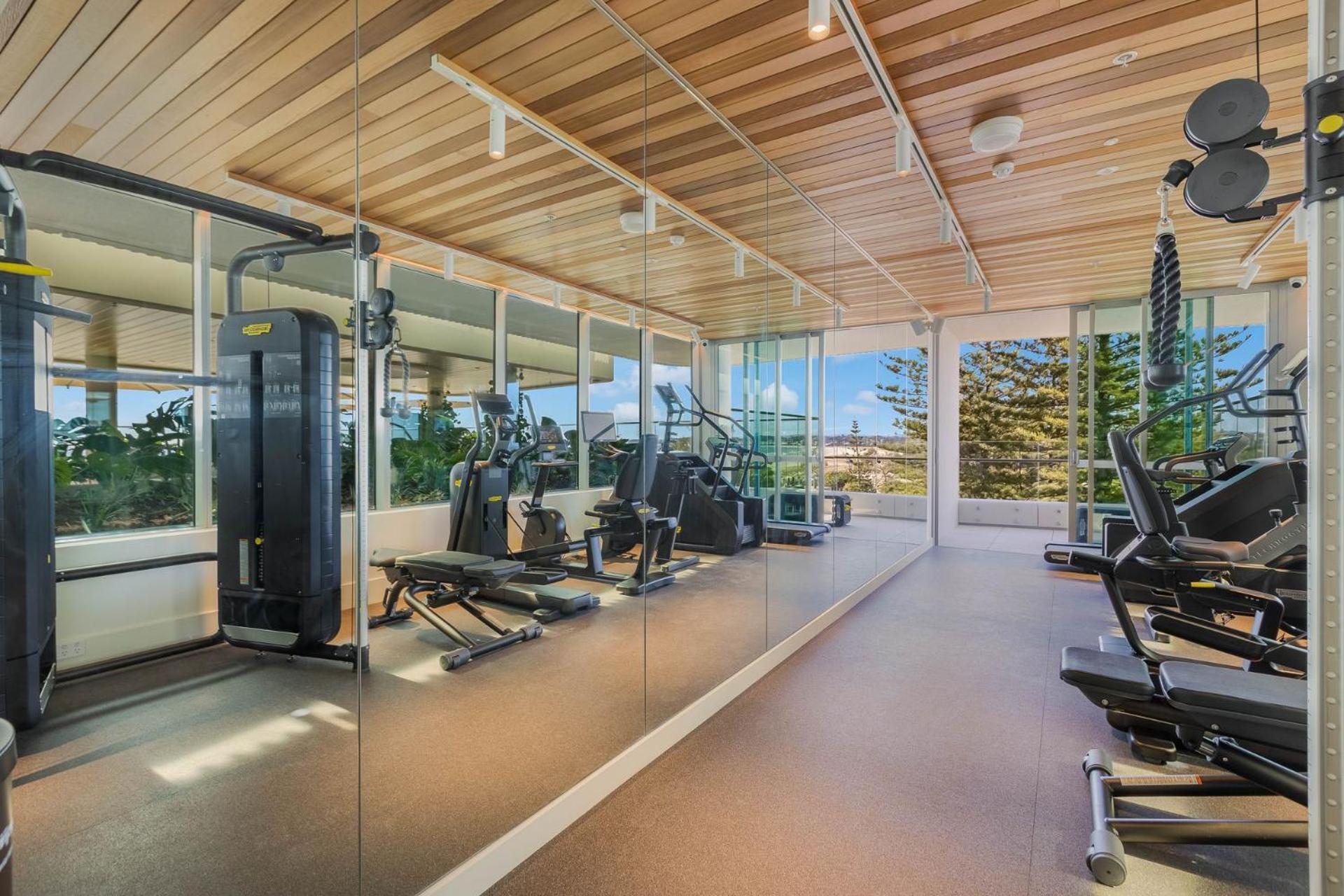 Apartment Miles At Kirra Point 303 *