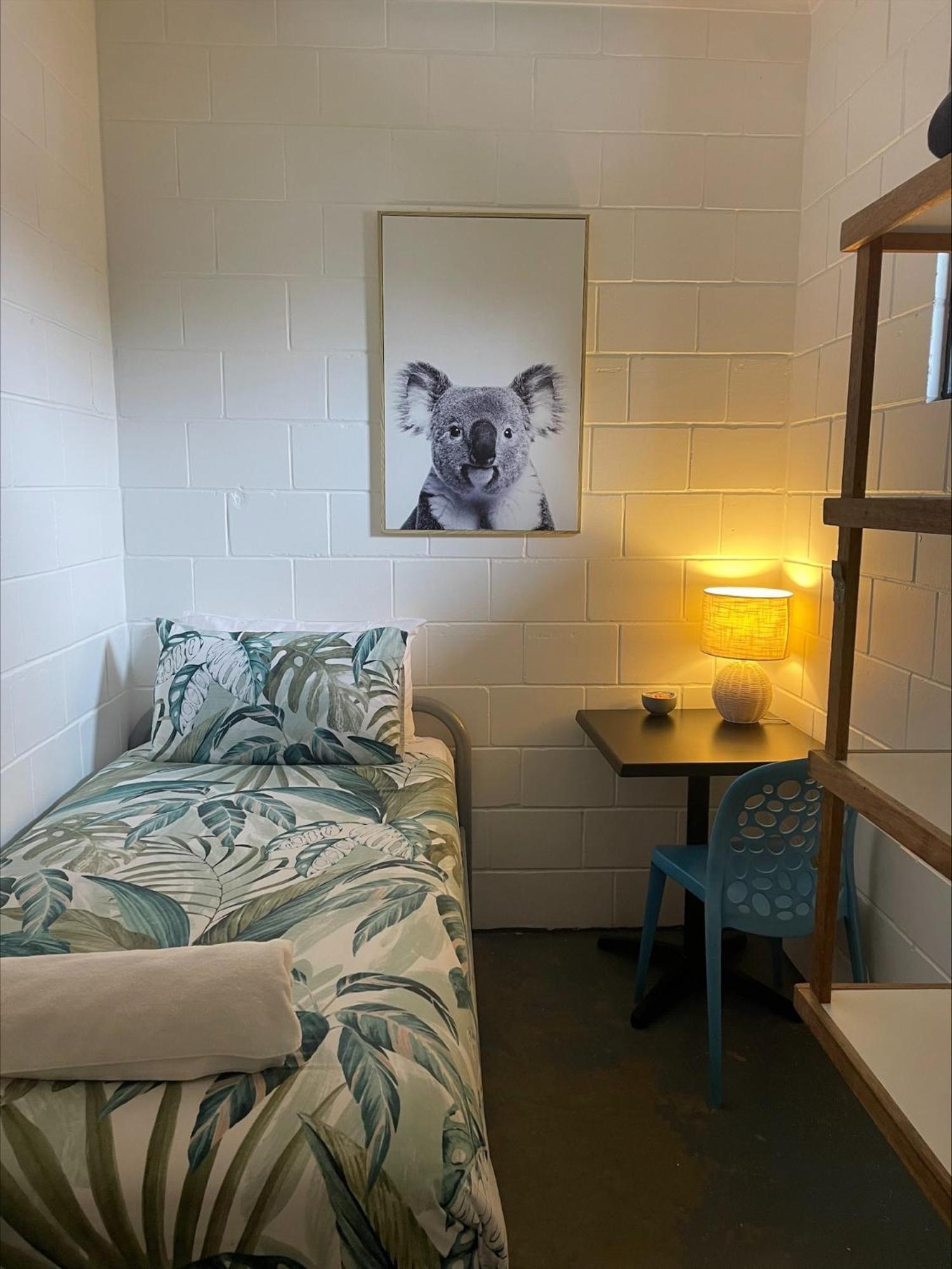 Yha Coolangatta Hostel *