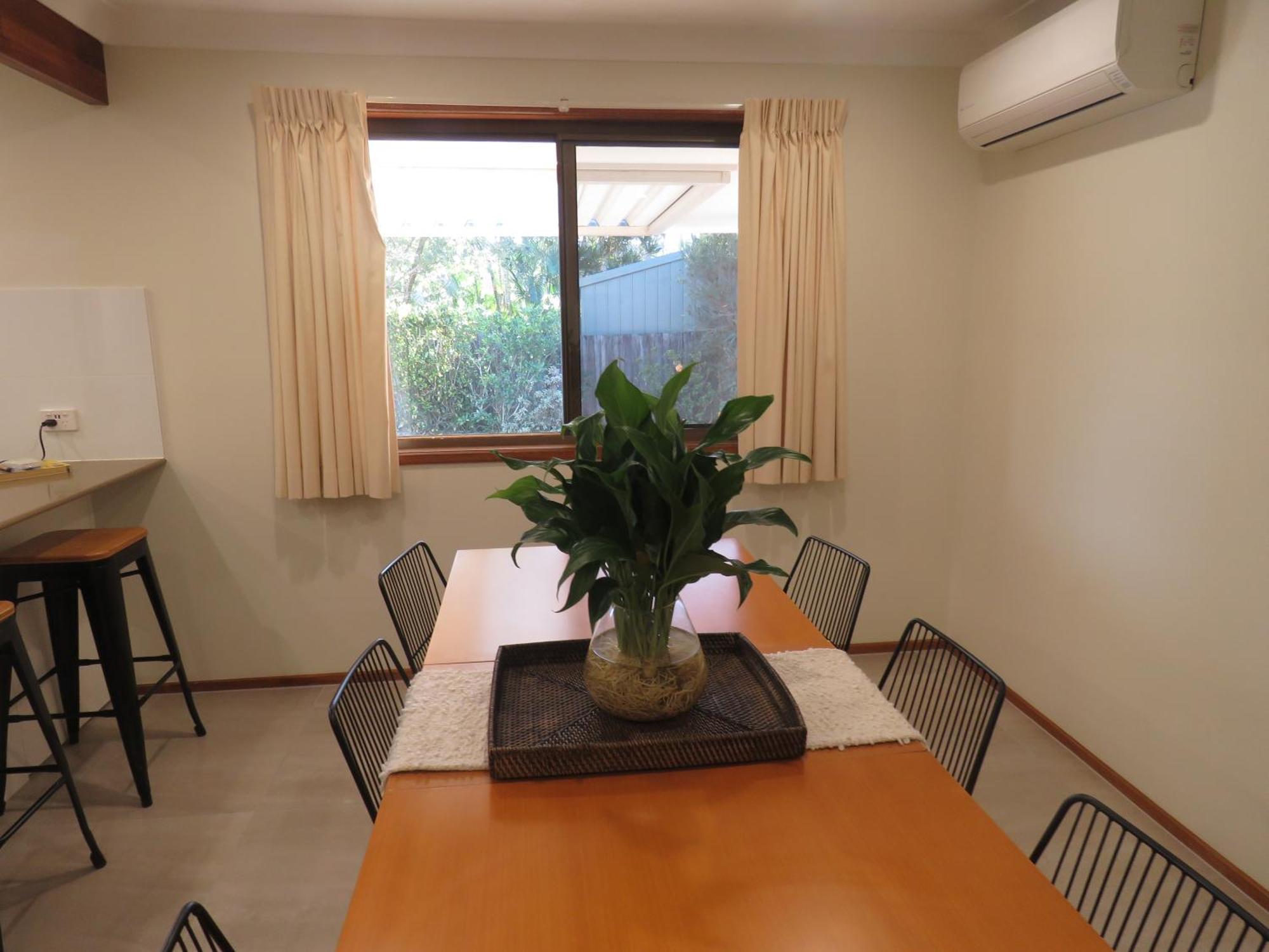 Waterfront House In Currumbin Gold Coast