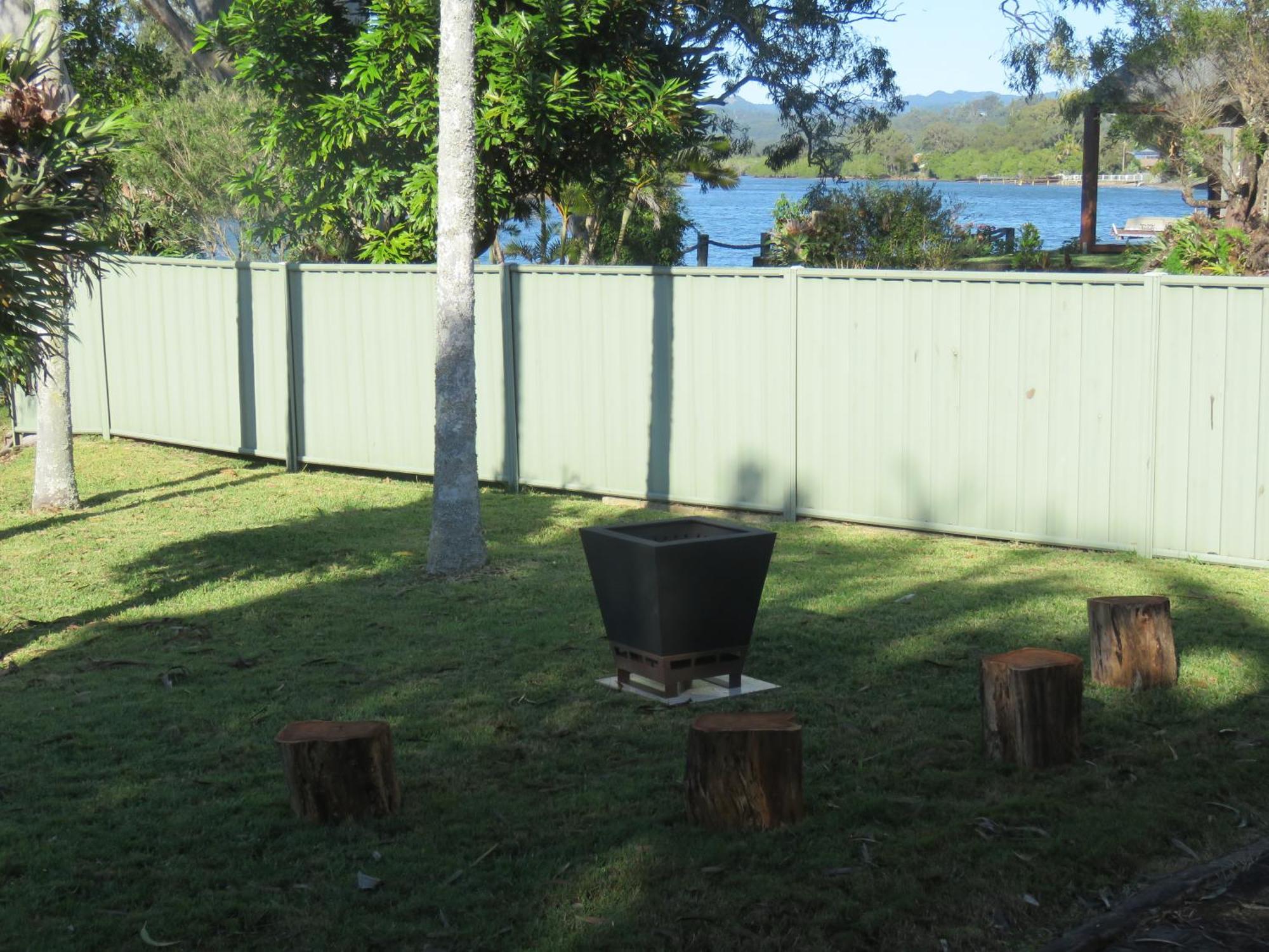 Waterfront House In Currumbin