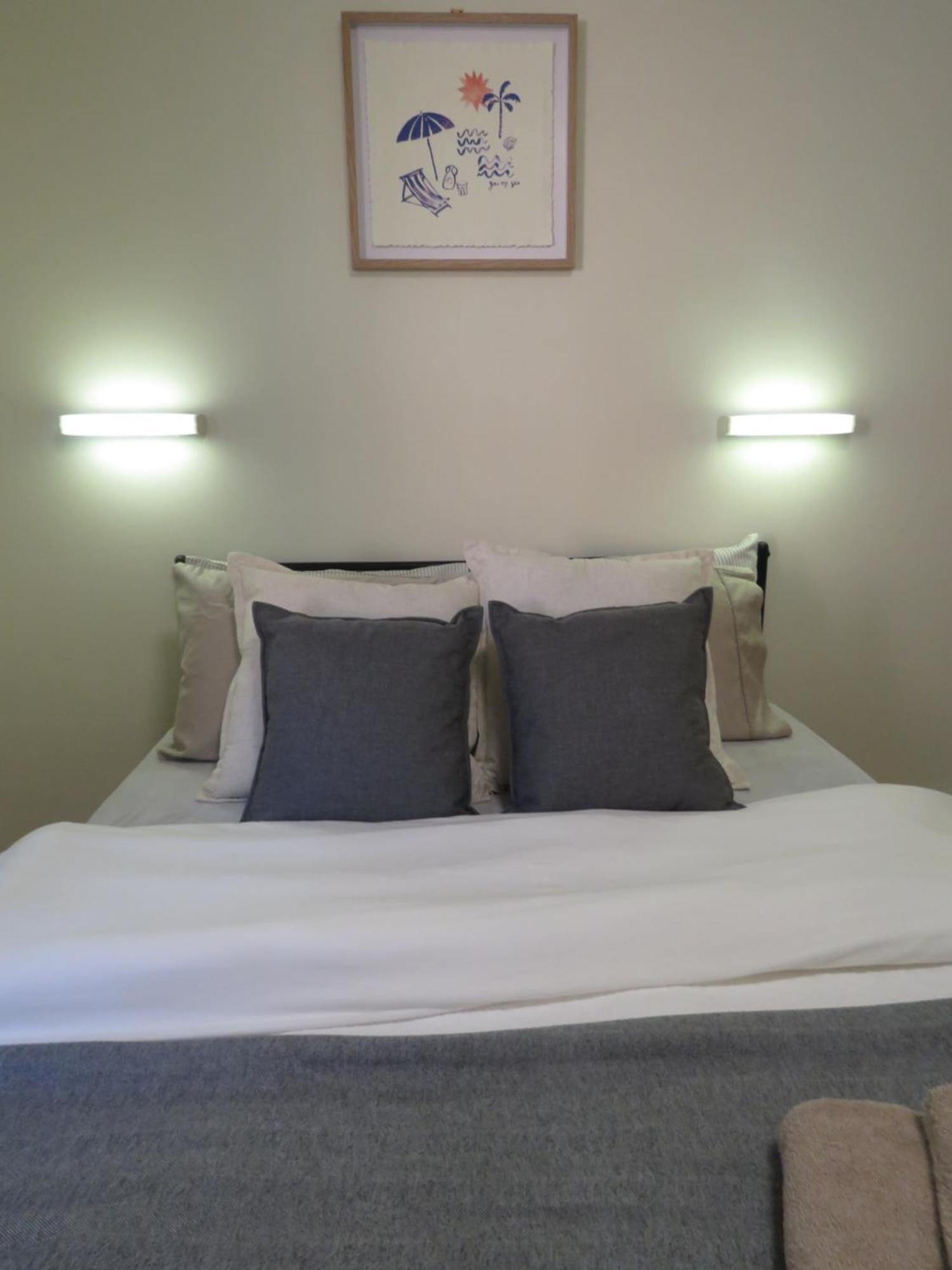 Waterfront House In Currumbin Holiday home *