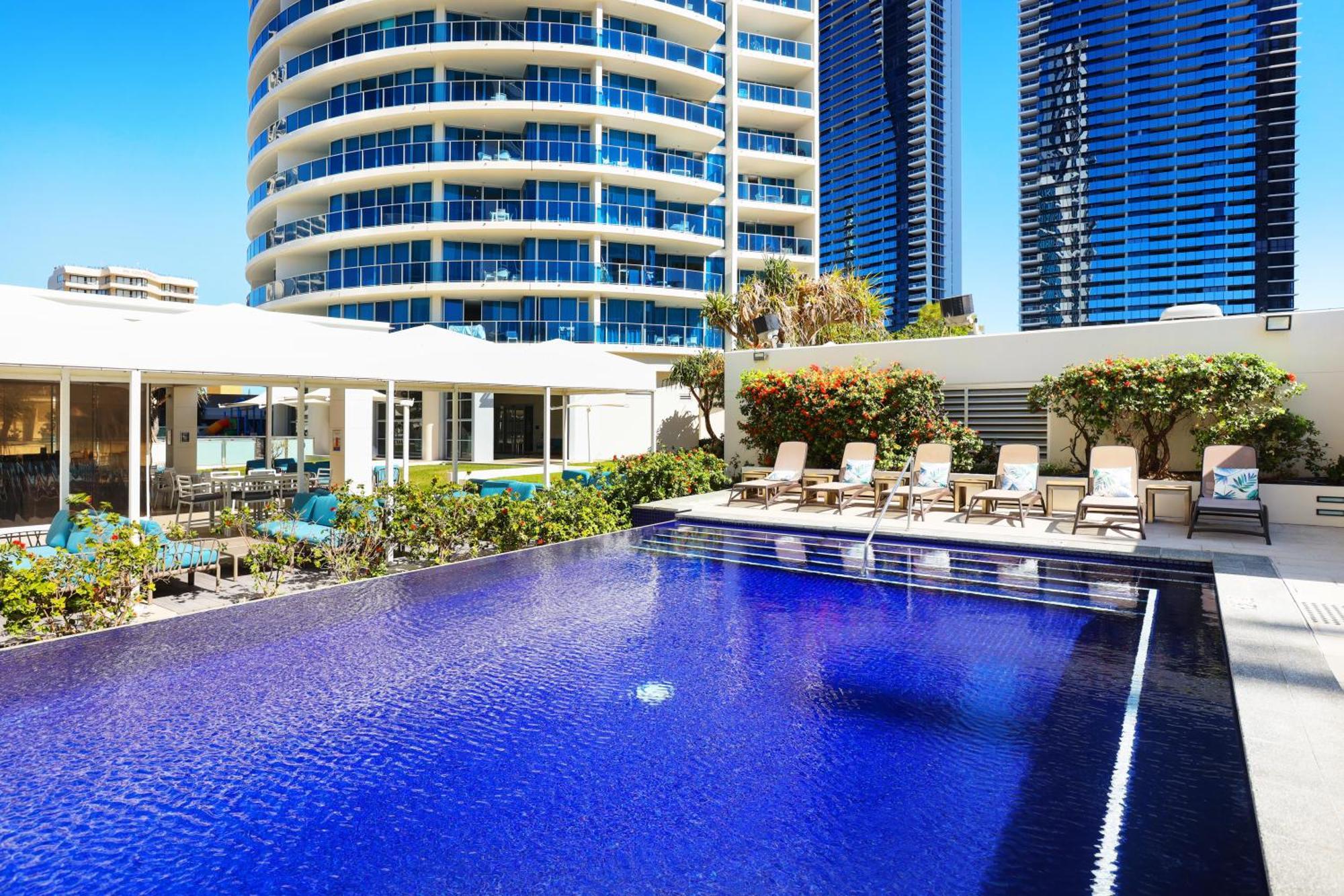 Perfect H Tower Getaway Sufers Paradise Apartment