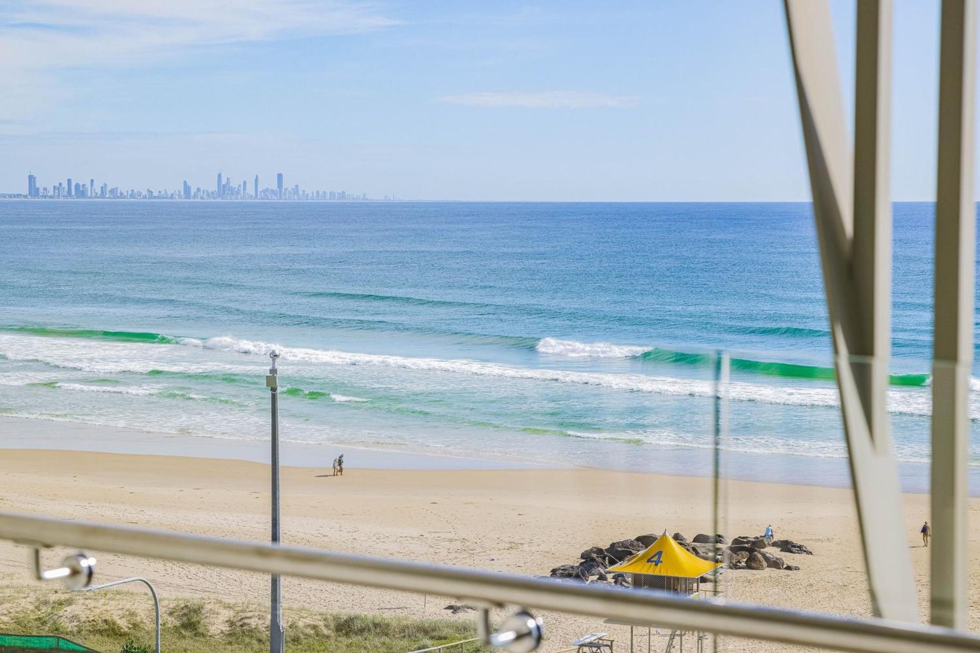 Little Groyne Kirra Unit 602 *