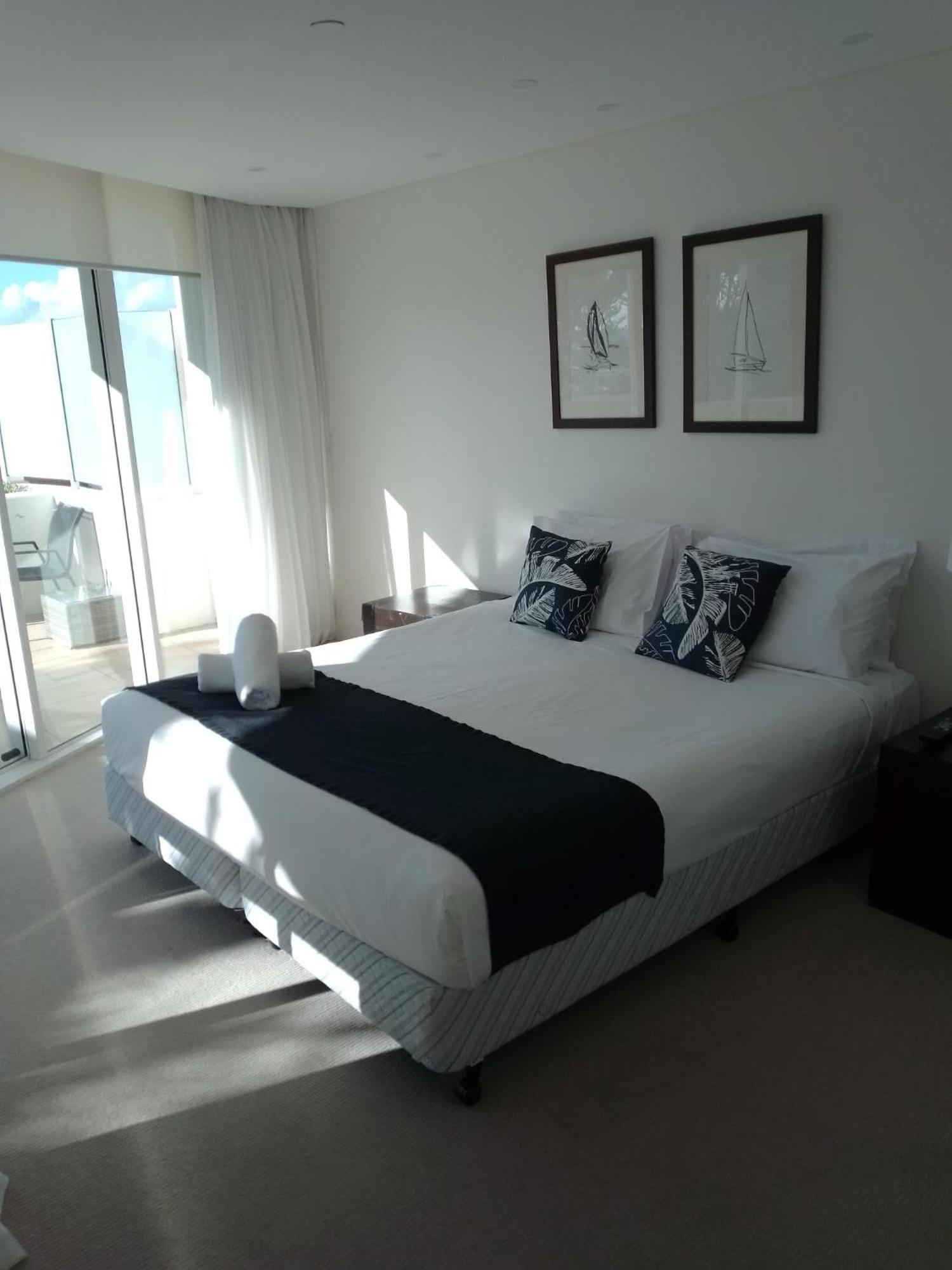 Aparthotel Kirra Surf 4*