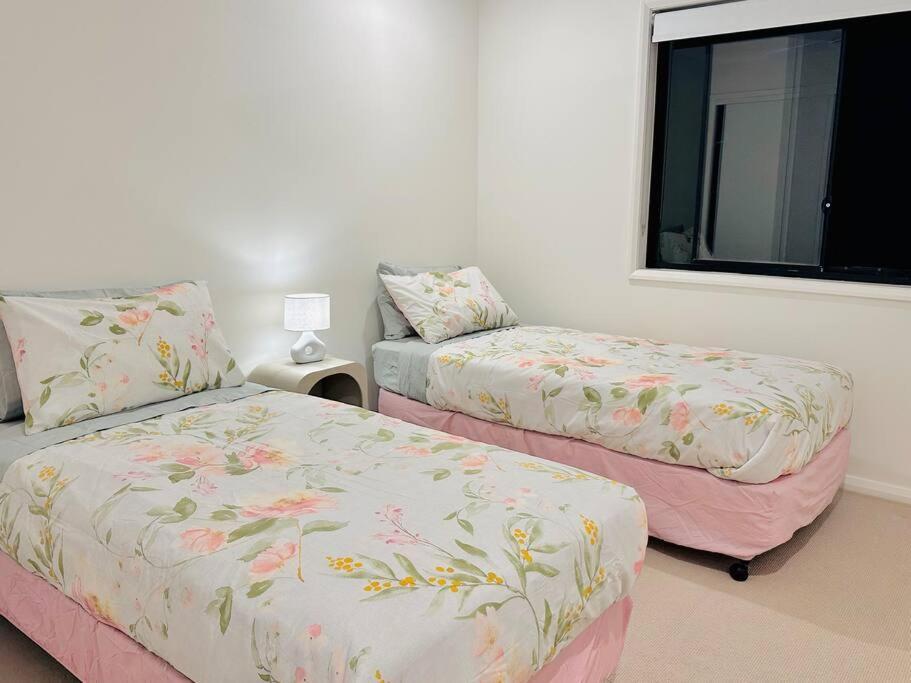 Tranquil Serenade - Brand New Near Golf Courses & Theme Parks Casa de férias