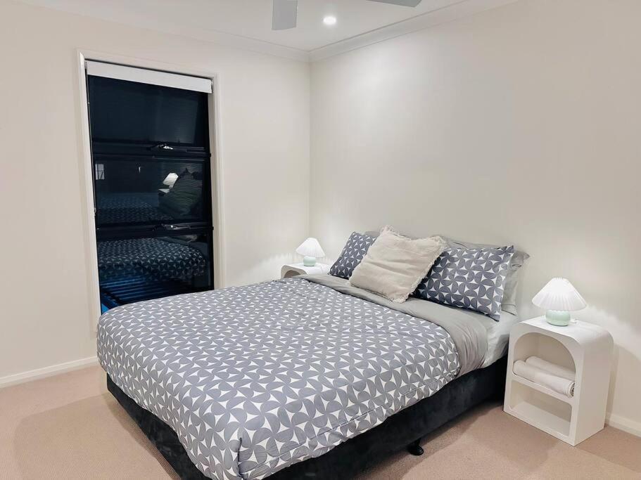 Casa de férias Tranquil Serenade - Brand New Near Golf Courses & Theme Parks *