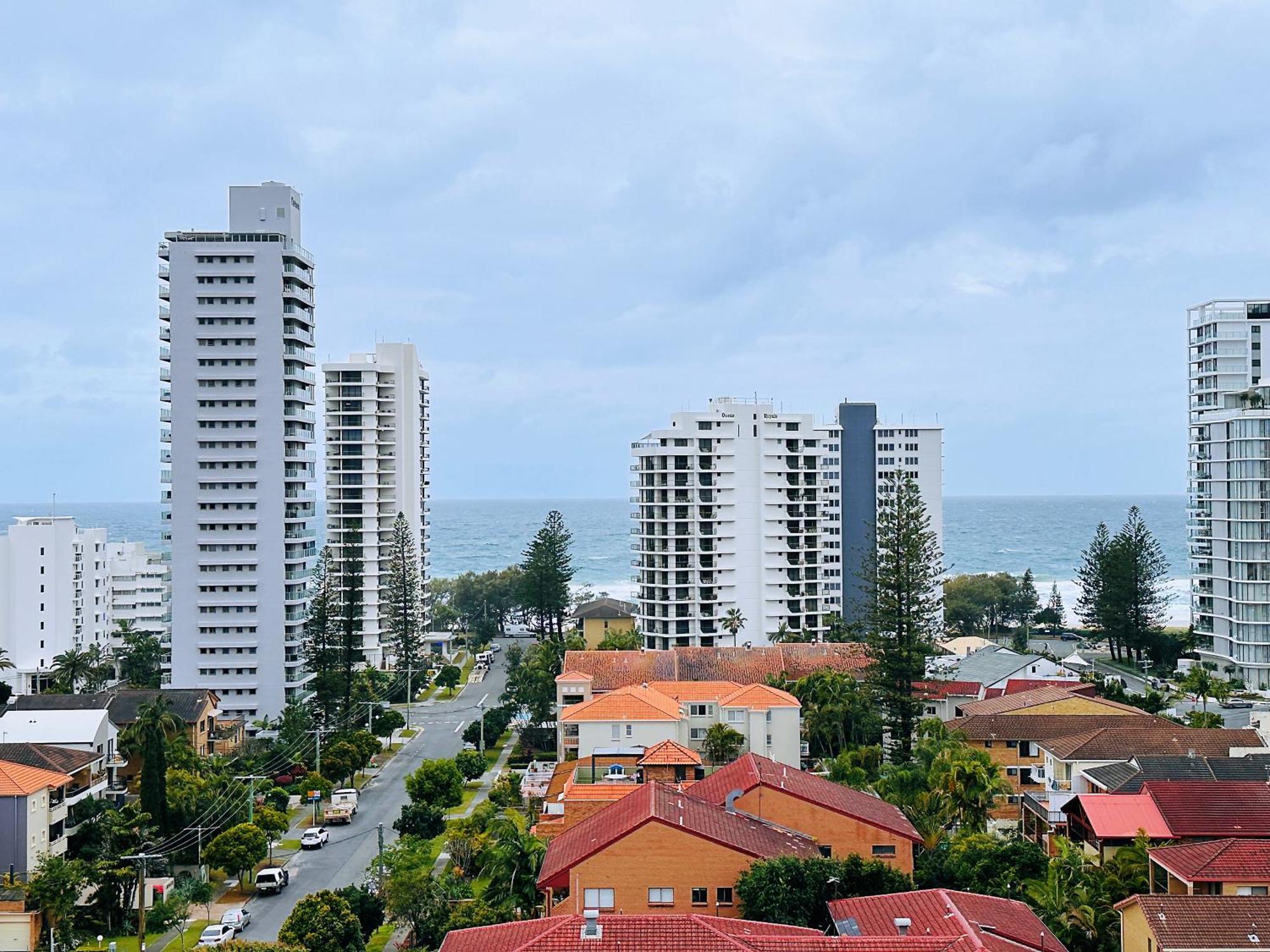 Apartment Luxe Living With Ocean View 3 Beds Parking