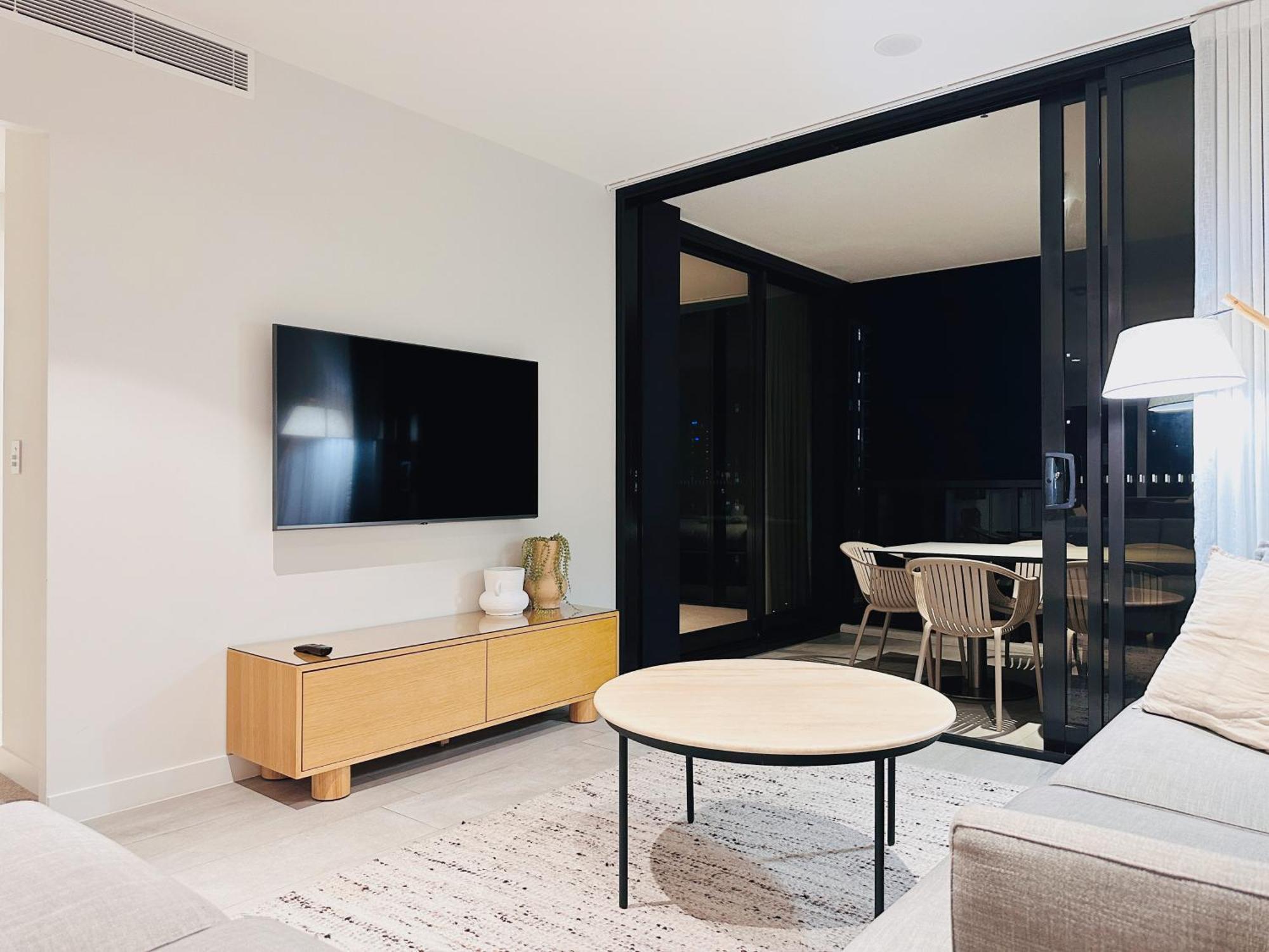 Apartment Luxe Living With Ocean View 3 Beds Parking *