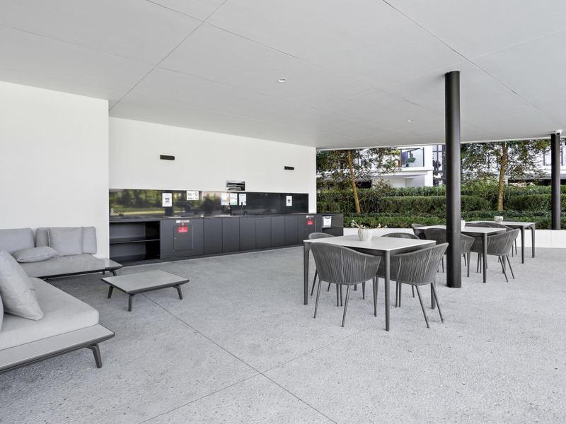 Palm Luxury With Hinterland Views