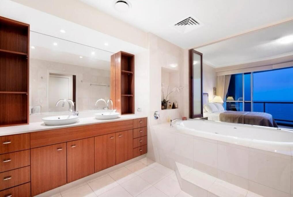 Welcome To A 275m2 Sub-penthouse With Great Ocean Apartamento *