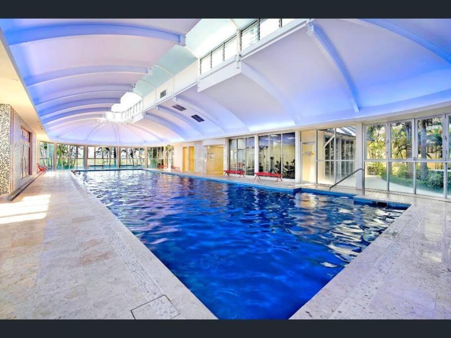 Welcome To A 275m2 Sub-penthouse With Great Ocean Apartamento Gold Coast