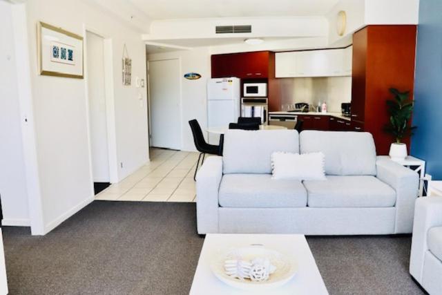 Deluxe Chevron Renaissance Apartment Gold Coast