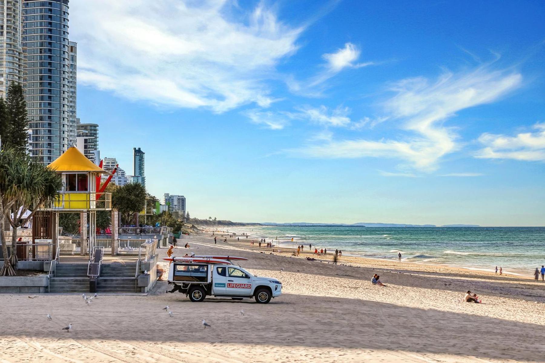 Stunning 2br Beachfront Sub-penthouse Gold Coast
