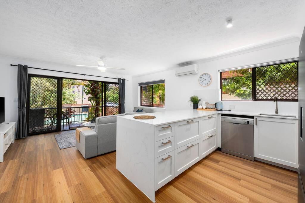 Apartment Blue Skies - 2 Bedroom Broadbeach Gold Coast