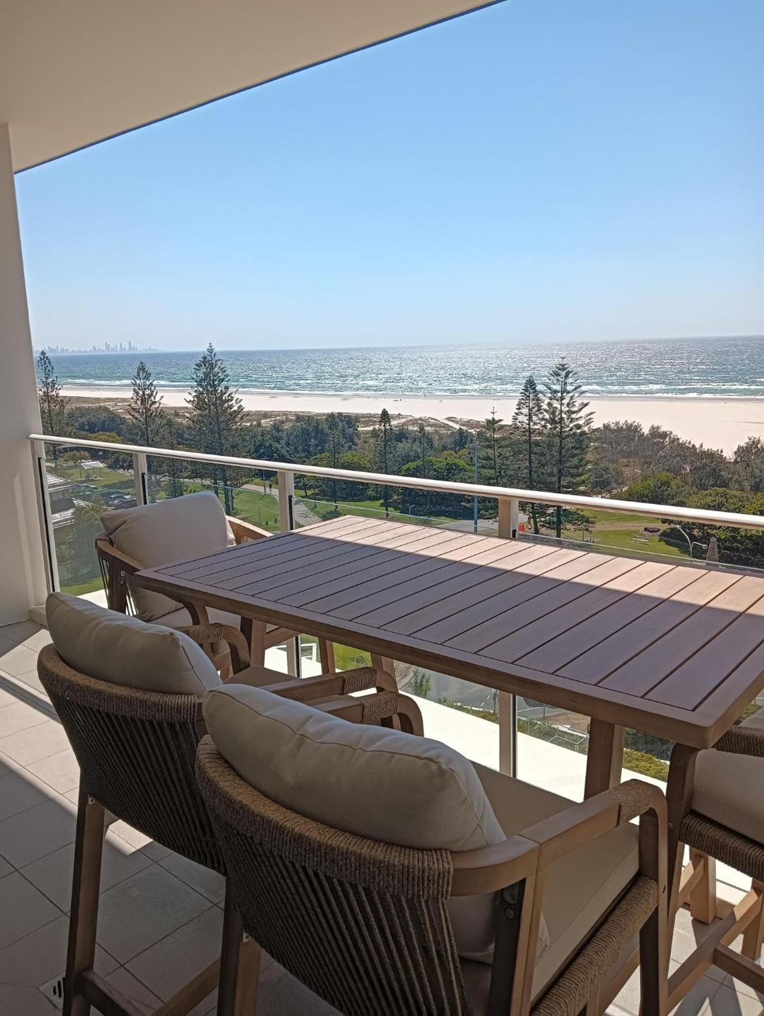 Kirra Surf Gold Coast