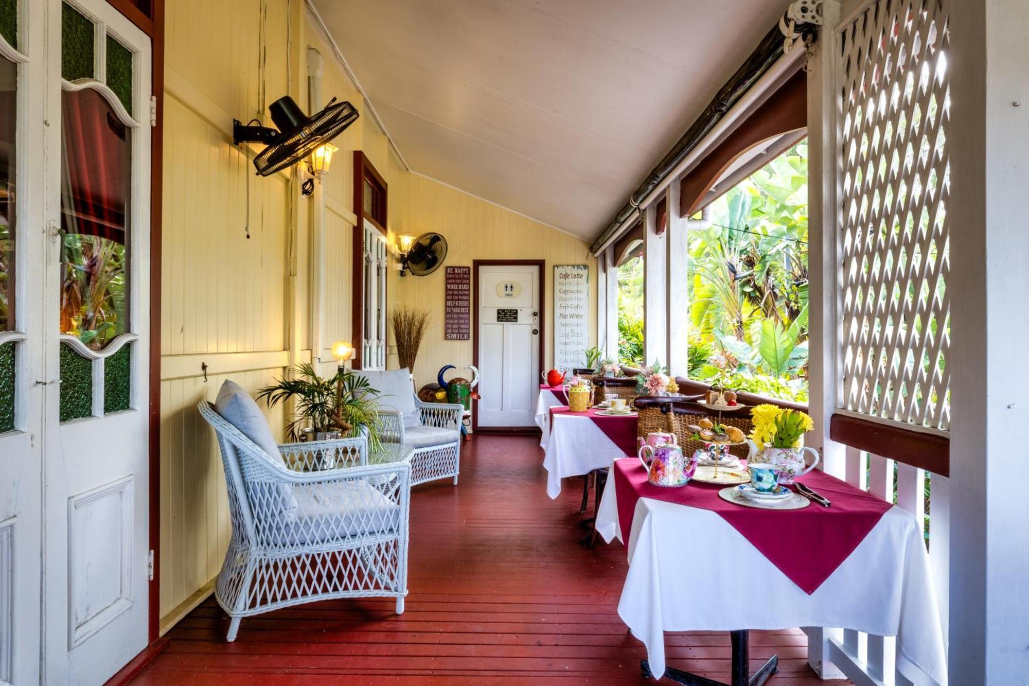Bed & Breakfast The Village 3*
