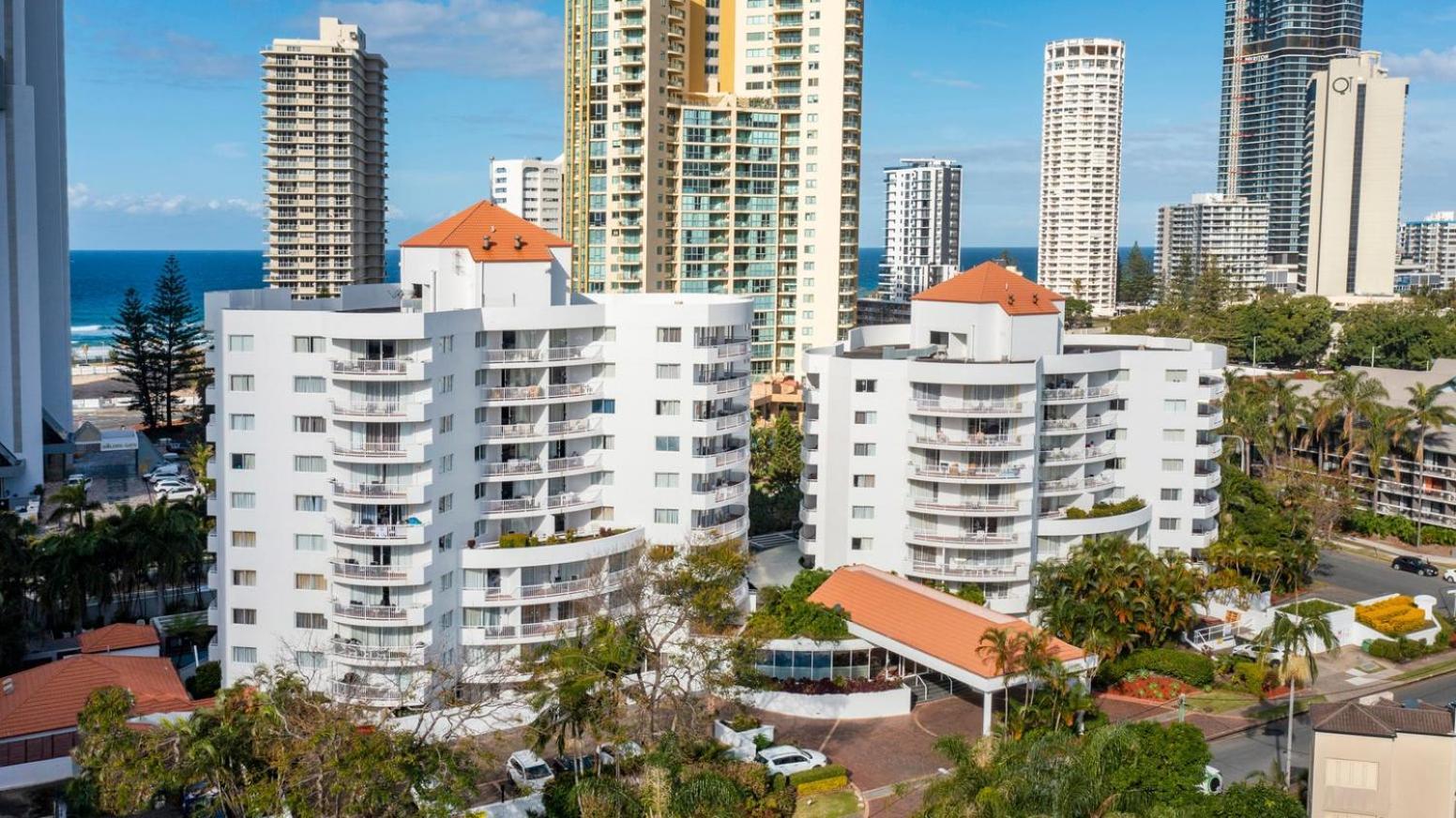 Surfers Paradise - Huge Family Apartment