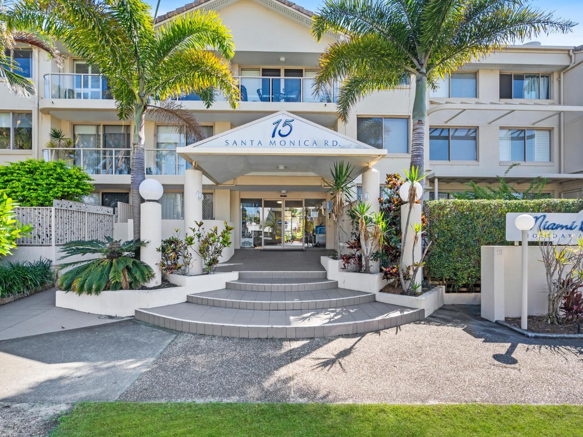 Miami Beachside Aparthotel 3*