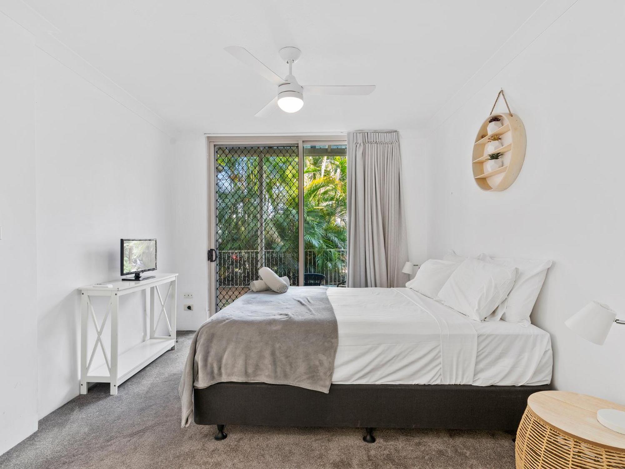 Miami Beachside Aparthotel Gold Coast