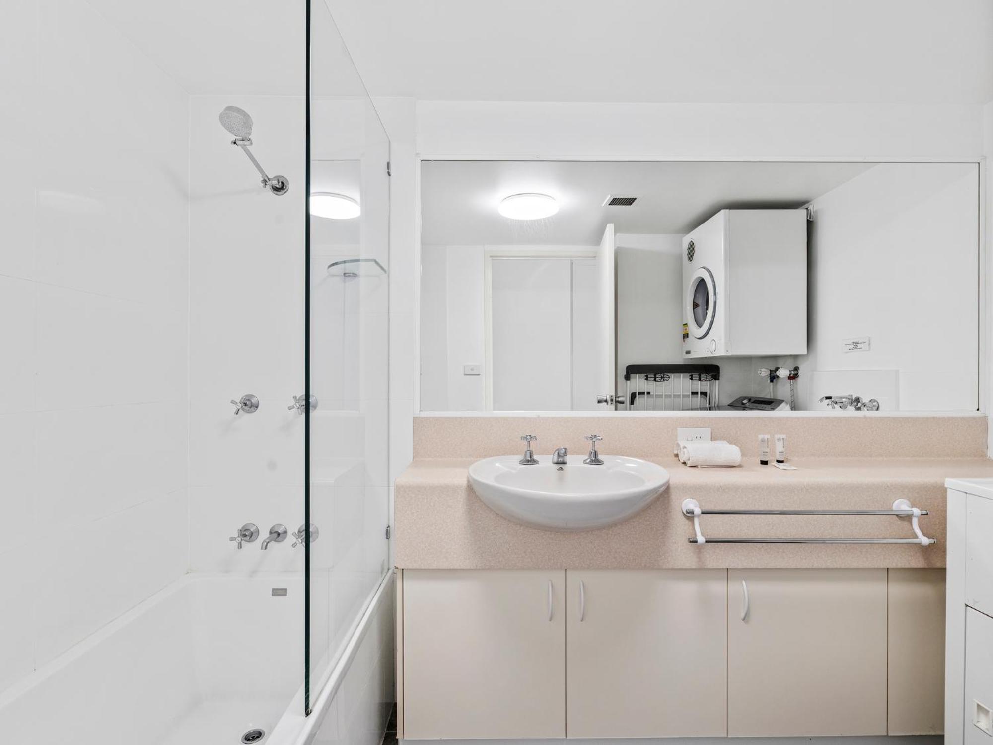 Miami Beachside Aparthotel 3*