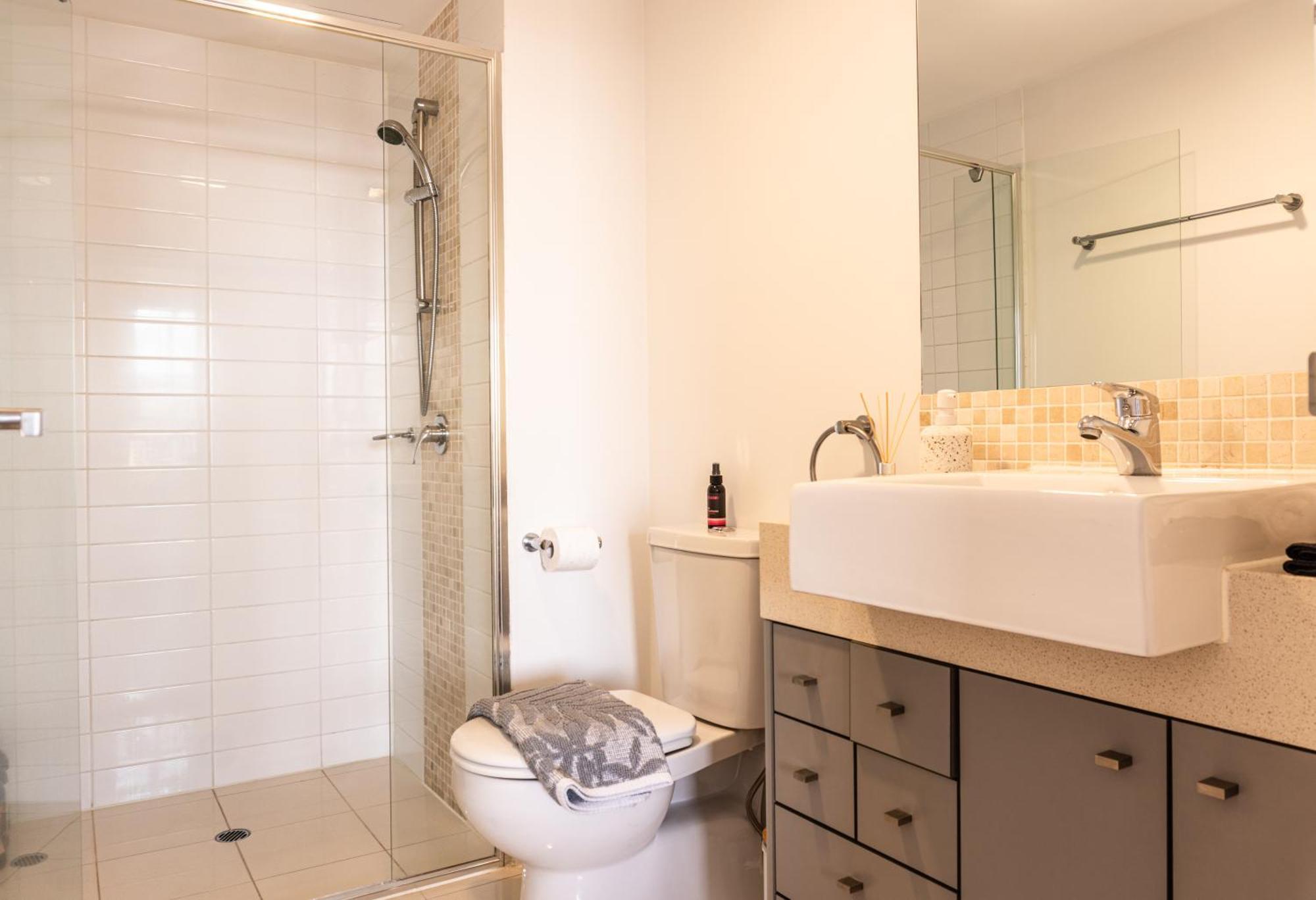 Apartment Pavilion Palm Beach, Vibrant Cafs & Dining *