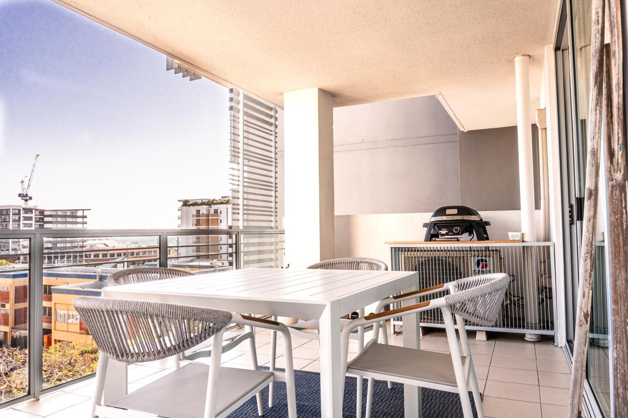 Pavilion Palm Beach, Vibrant Cafs & Dining * Gold Coast
