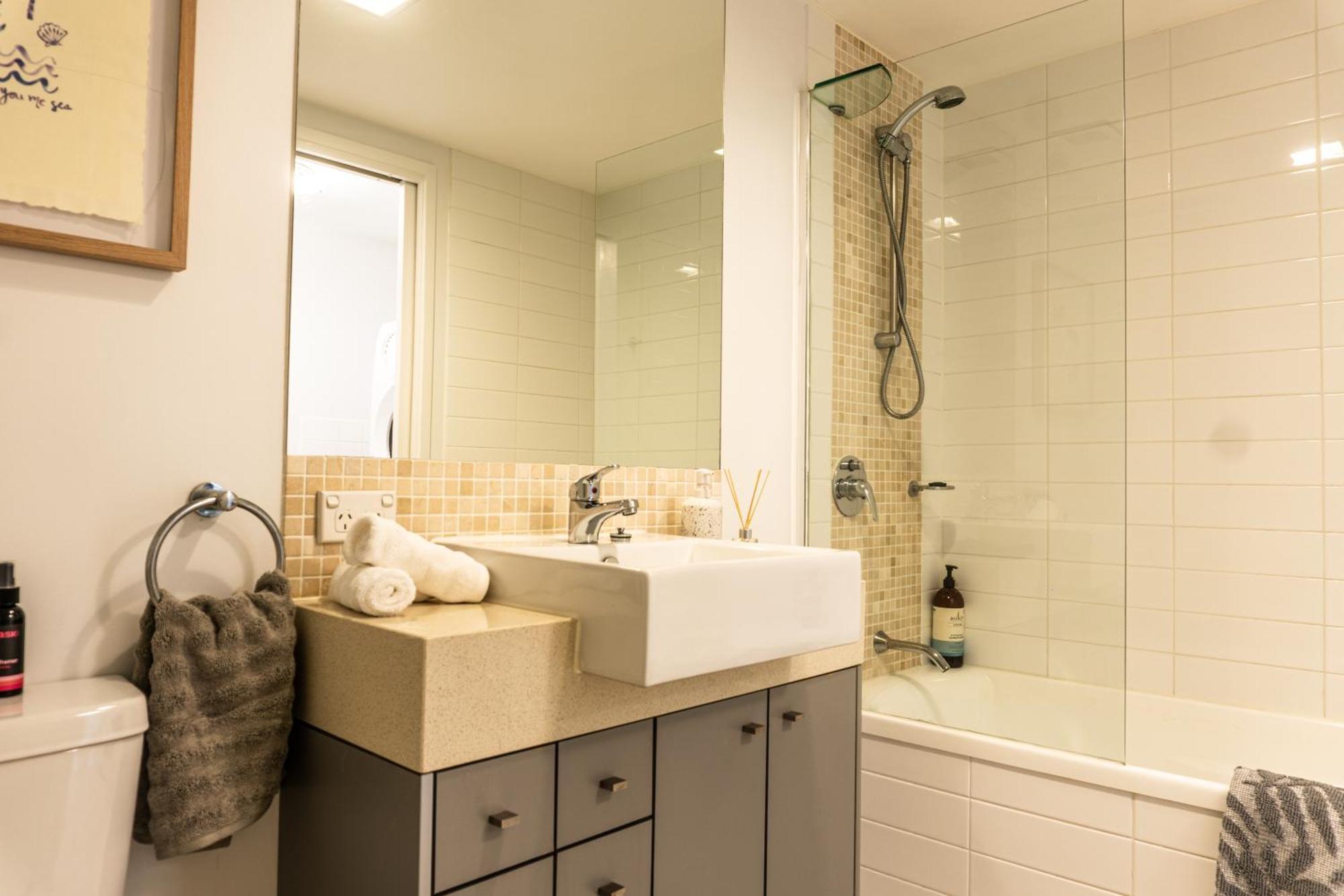 Pavilion Palm Beach, Vibrant Cafs & Dining Apartment *