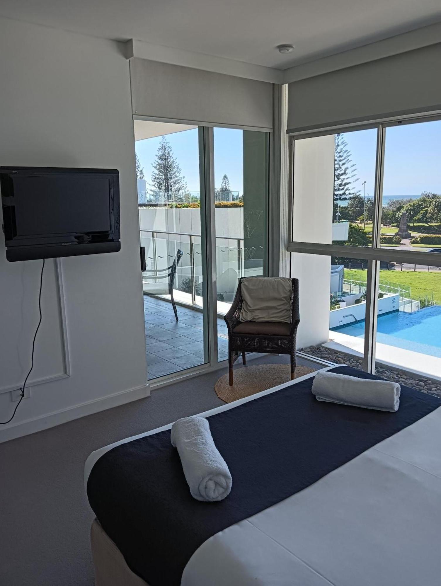 Kirra Surf Gold Coast