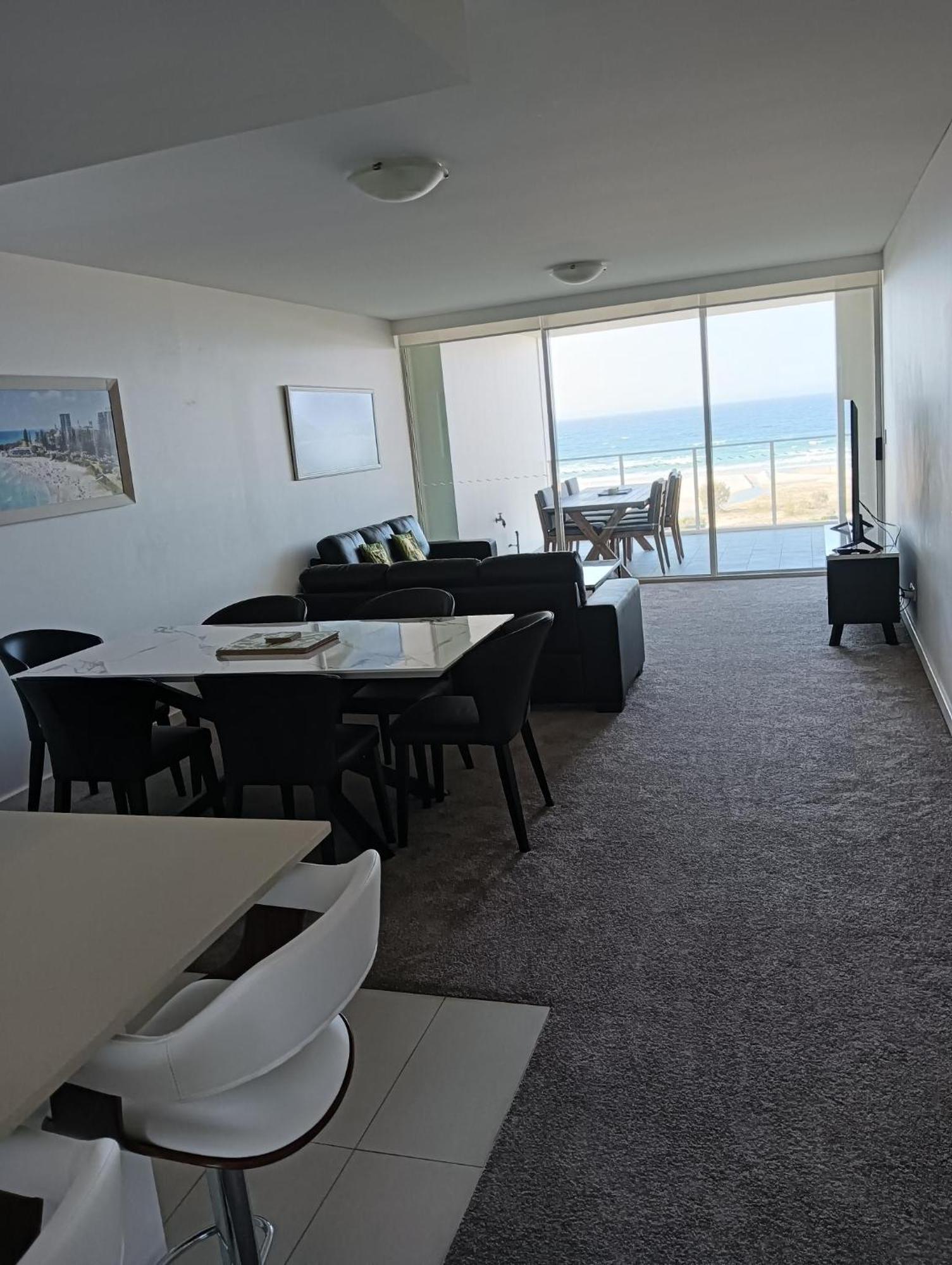 Kirra Surf Aparthotel Gold Coast