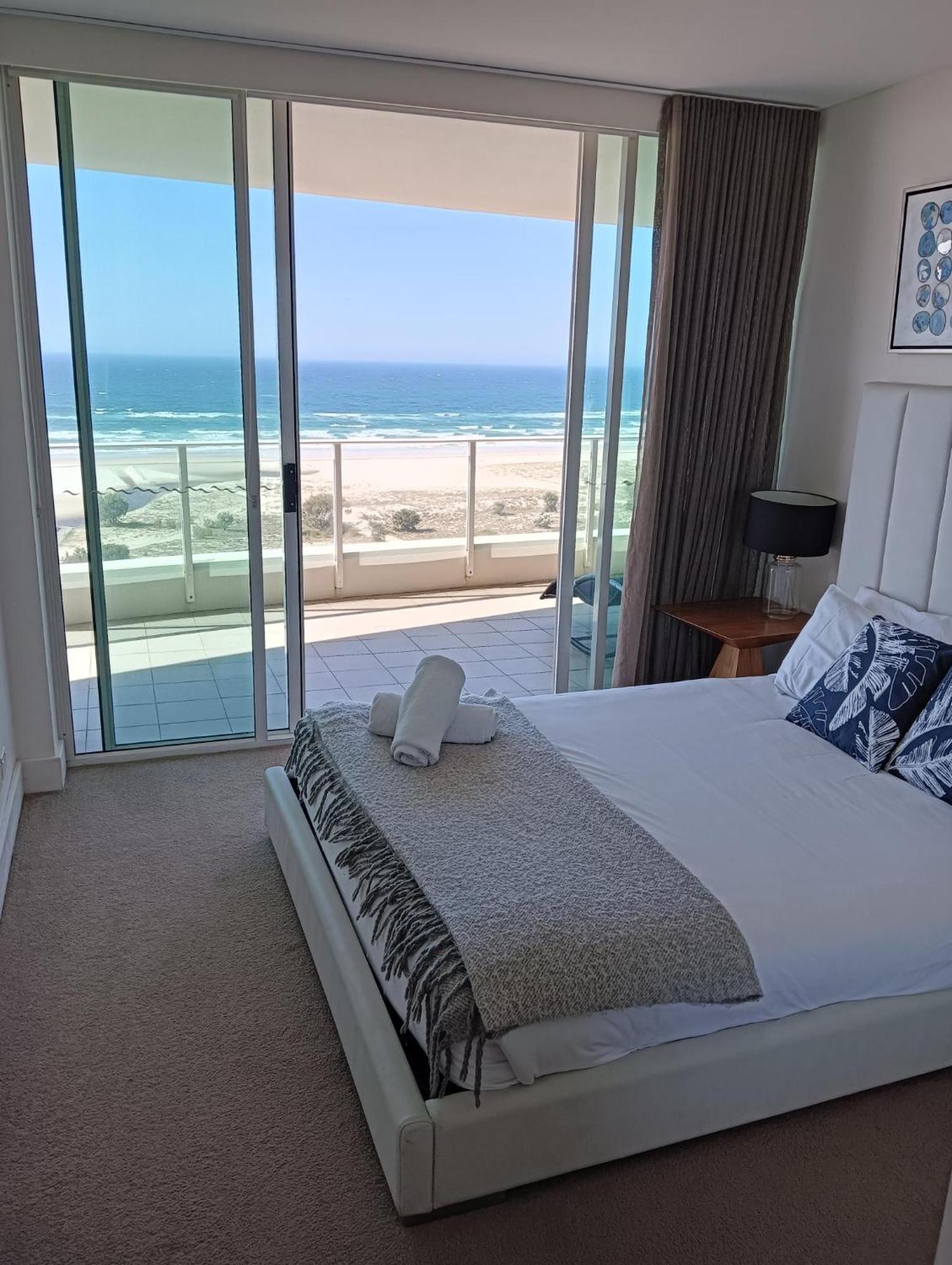 Kirra Surf Aparthotel