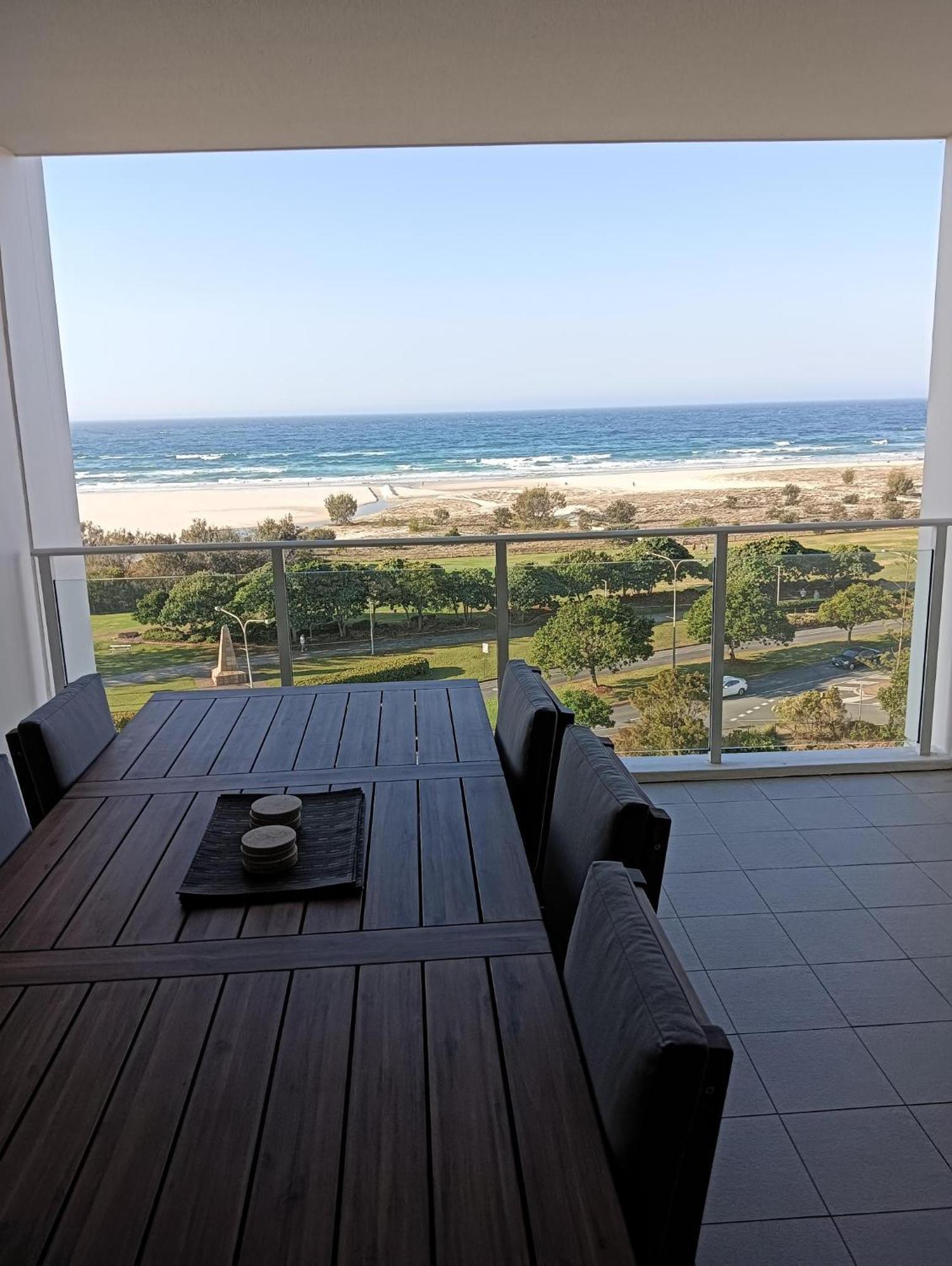 Aparthotel Kirra Surf 4*