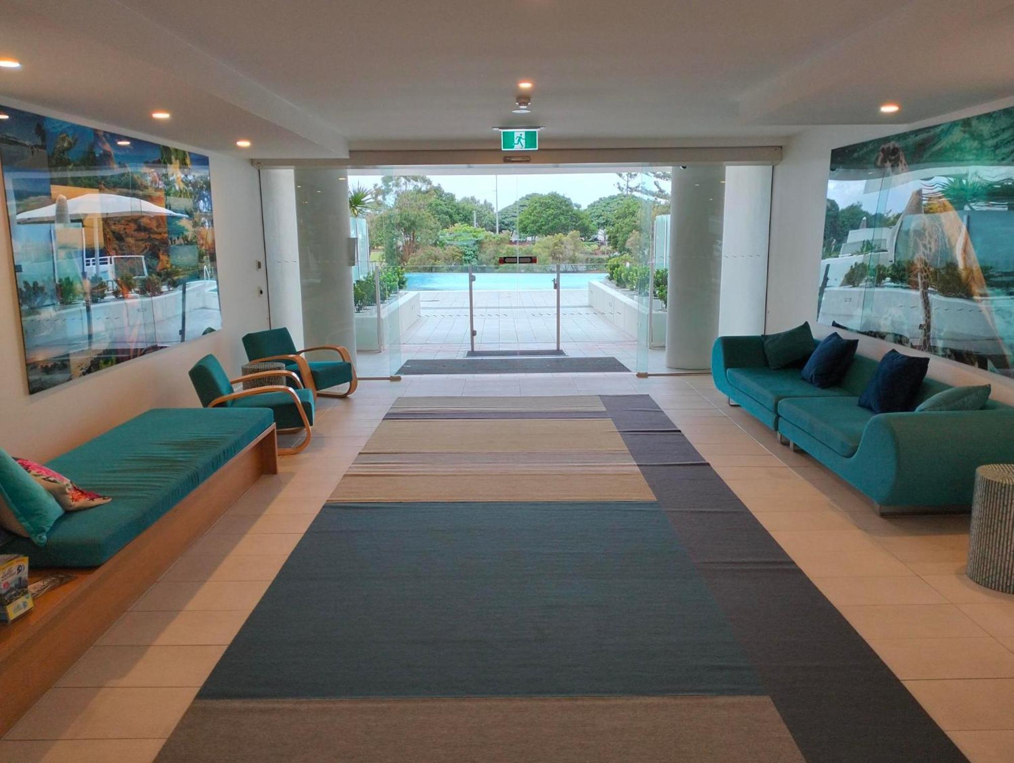 Kirra Surf Aparthotel Gold Coast