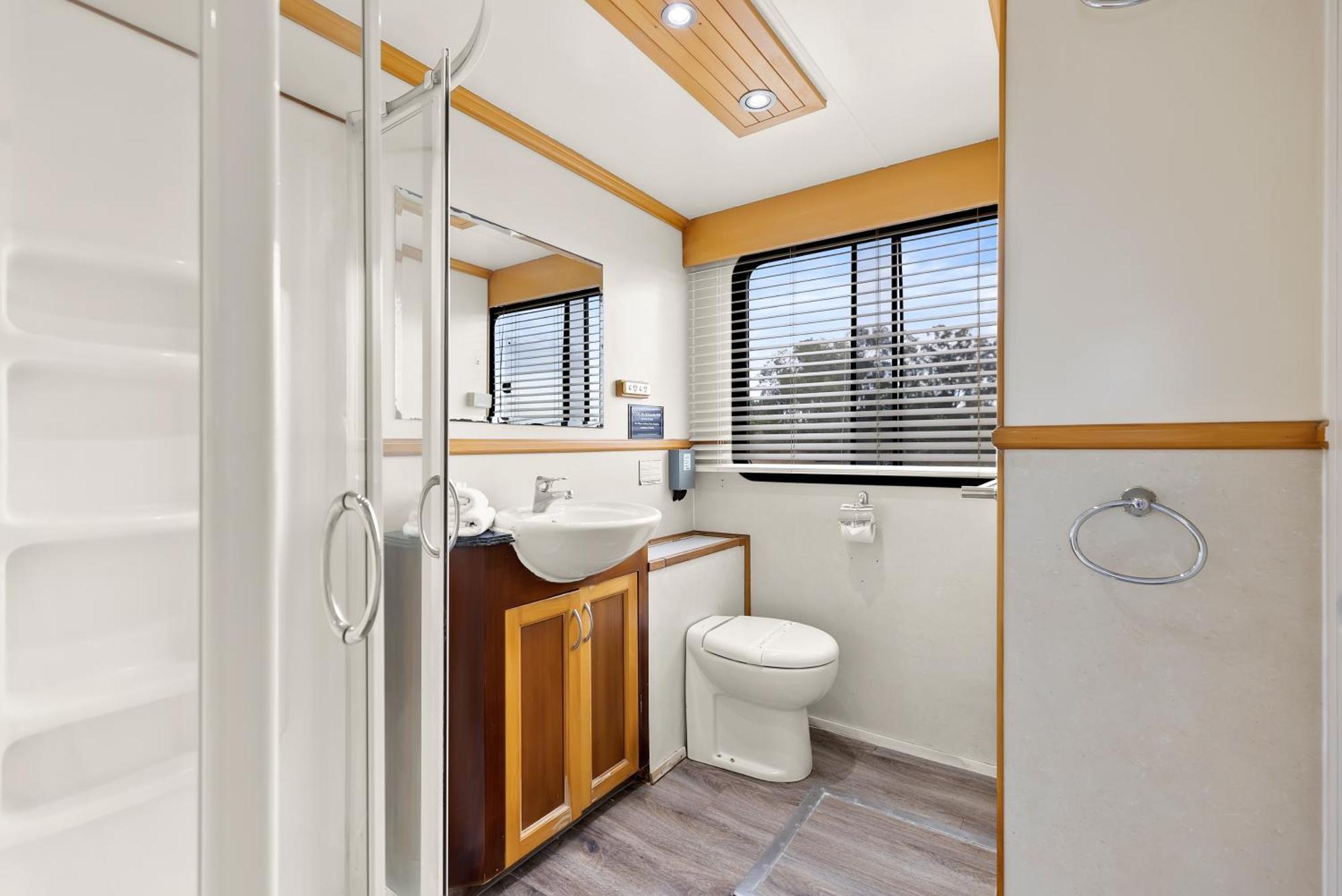 Coomera Houseboats