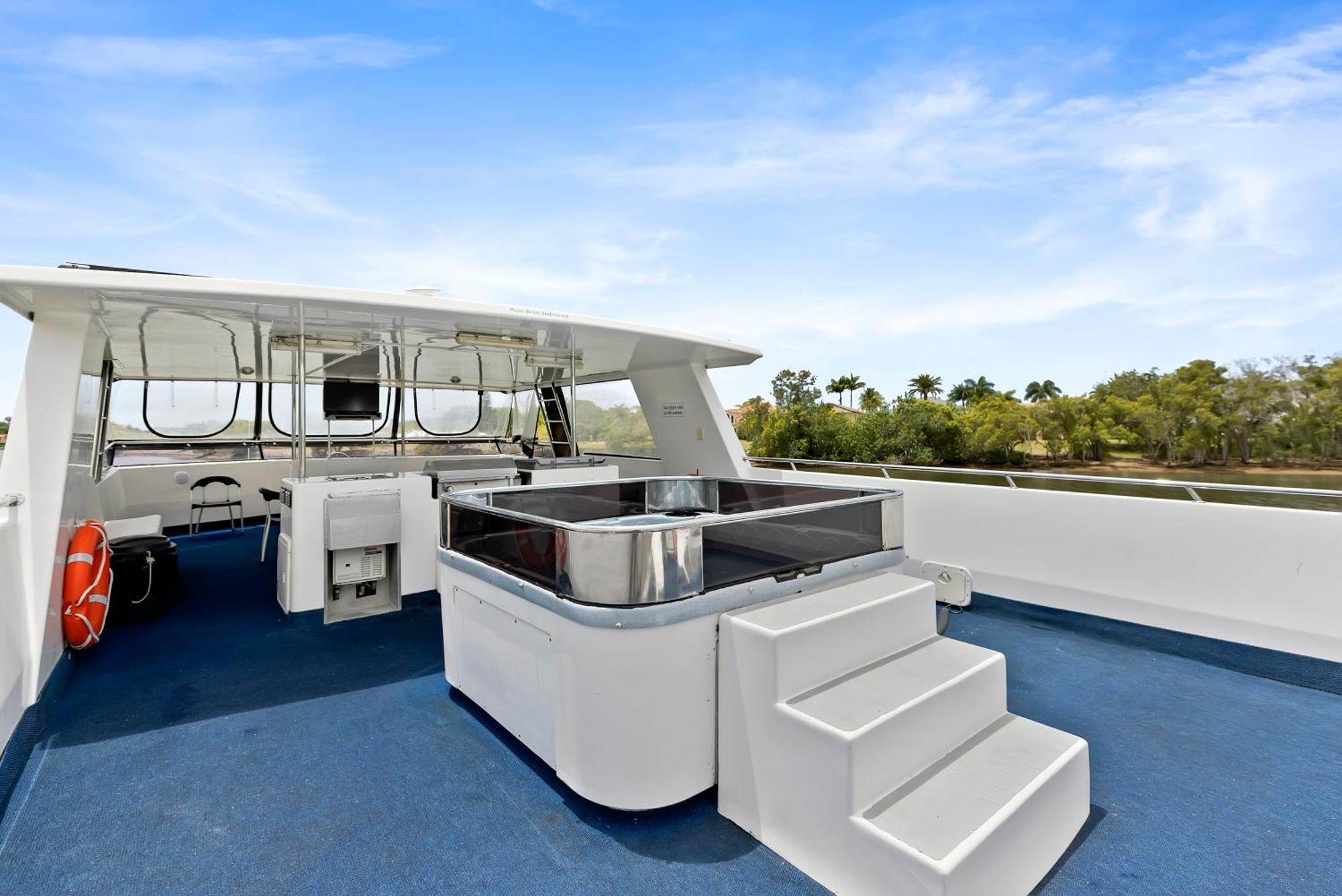 Coomera Houseboats Botel