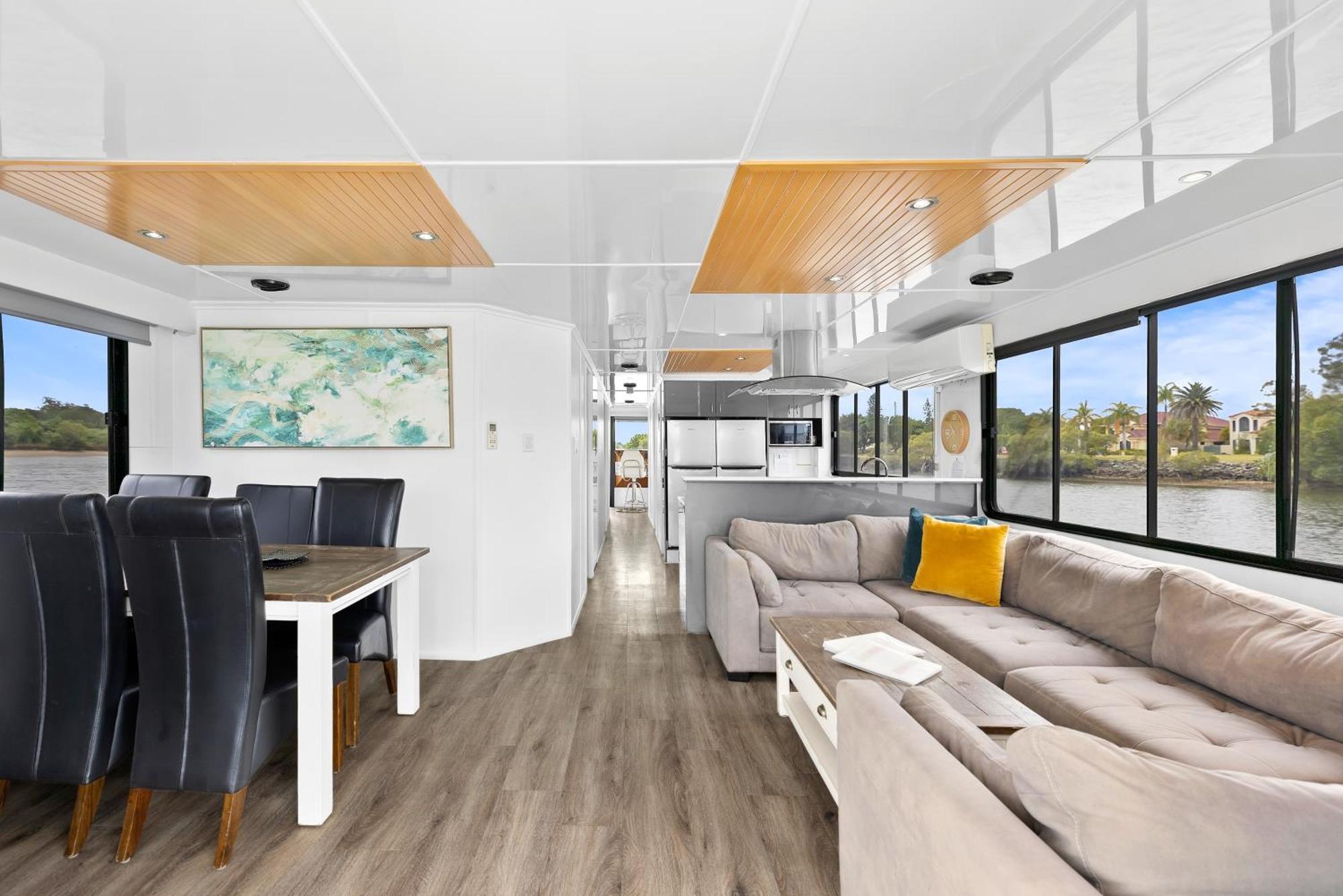 Coomera Houseboats Botel 4*
