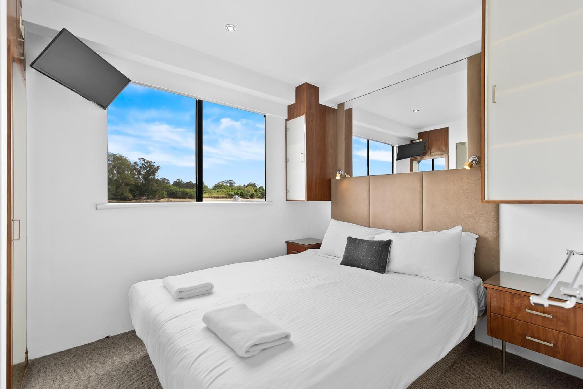 Coomera Houseboats 4*