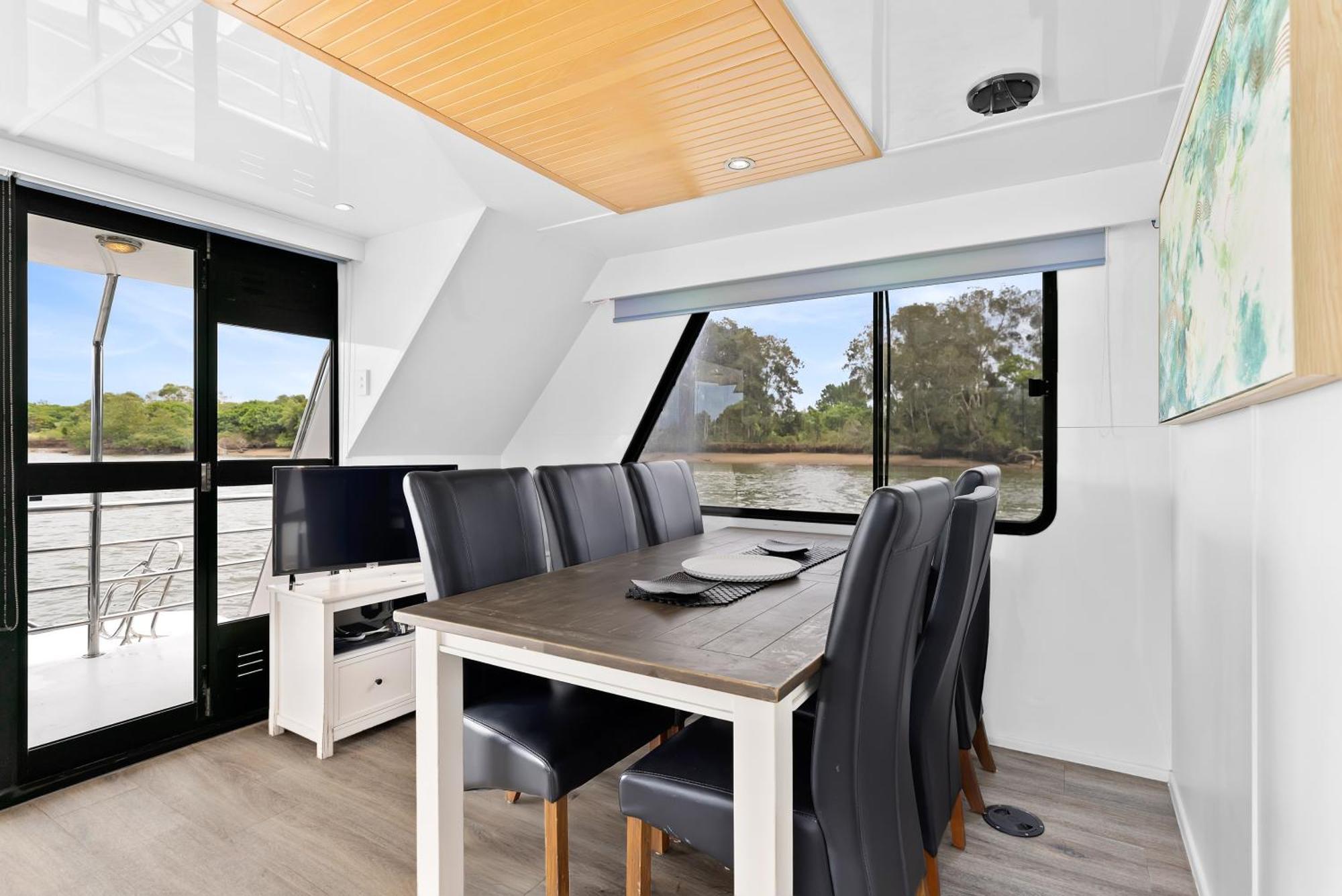 Coomera Houseboats